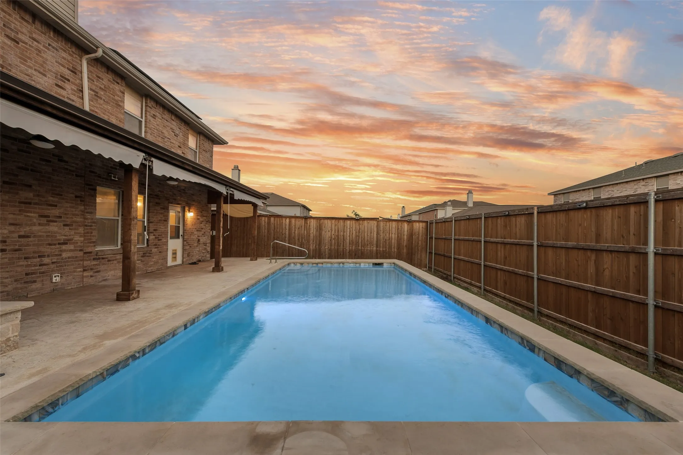 Single Family Residence For Sale in Denton County , 1620 Rialto Way, Fort Worth, Texas 76247, 5 Bedroom, 3 Bathroom, 2 Garage spaces, 3,574 Sqft, built in 2005, mls#21377101, Real Estate Agent in Fort Worth, Homes For Sale in Denton county, Homes For Sale in Fort Worth, Realtor in Fort Worth Texas, Real Estate Brokerage Independent Realty Texas, Luminita Cordes Realtor