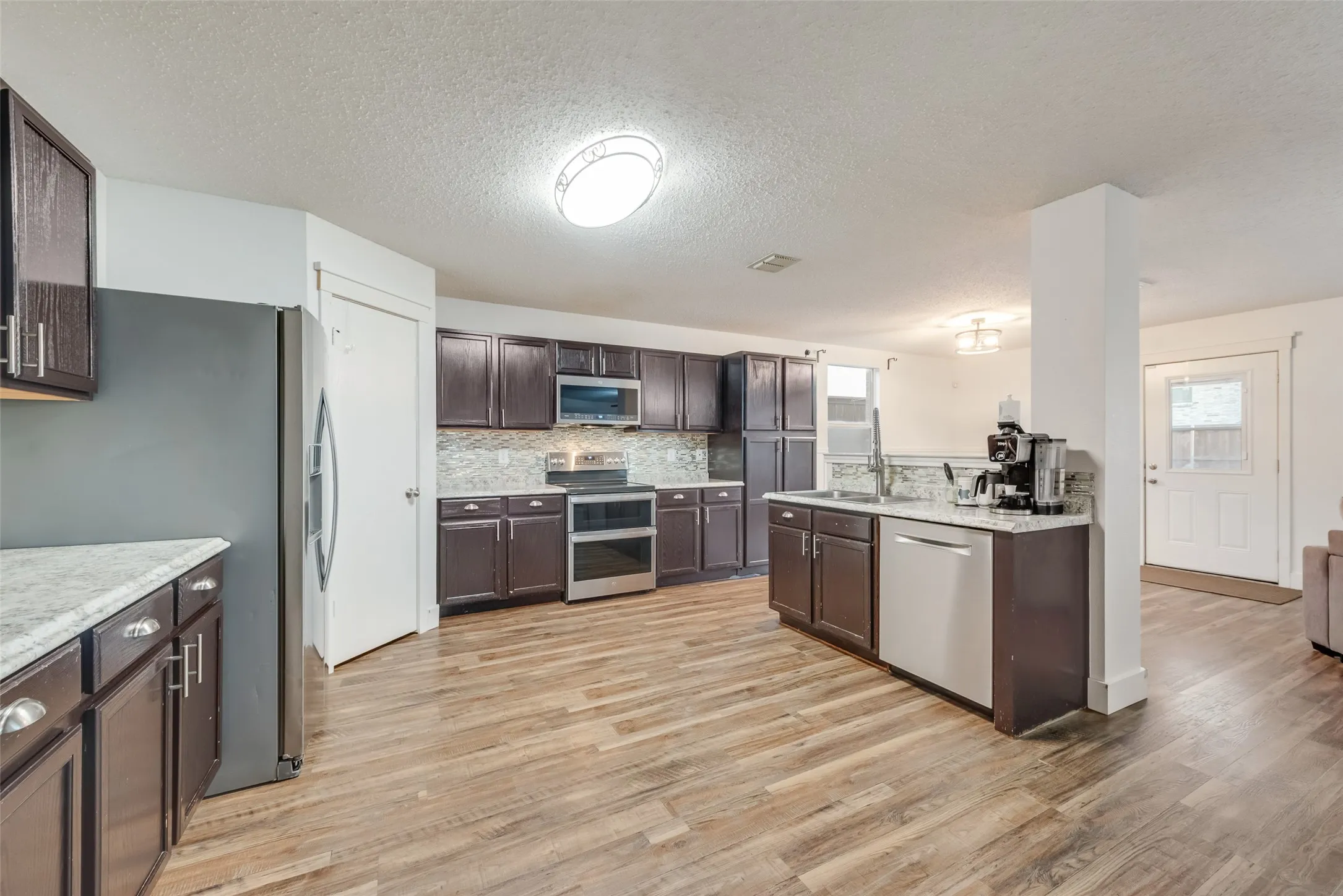Single Family Residence For Sale in Denton County , 1620 Rialto Way, Fort Worth, Texas 76247, 5 Bedroom, 3 Bathroom, 2 Garage spaces, 3,574 Sqft, built in 2005, mls#21377101, Real Estate Agent in Fort Worth, Homes For Sale in Denton county, Homes For Sale in Fort Worth, Realtor in Fort Worth Texas, Real Estate Brokerage Independent Realty Texas, Luminita Cordes Realtor
