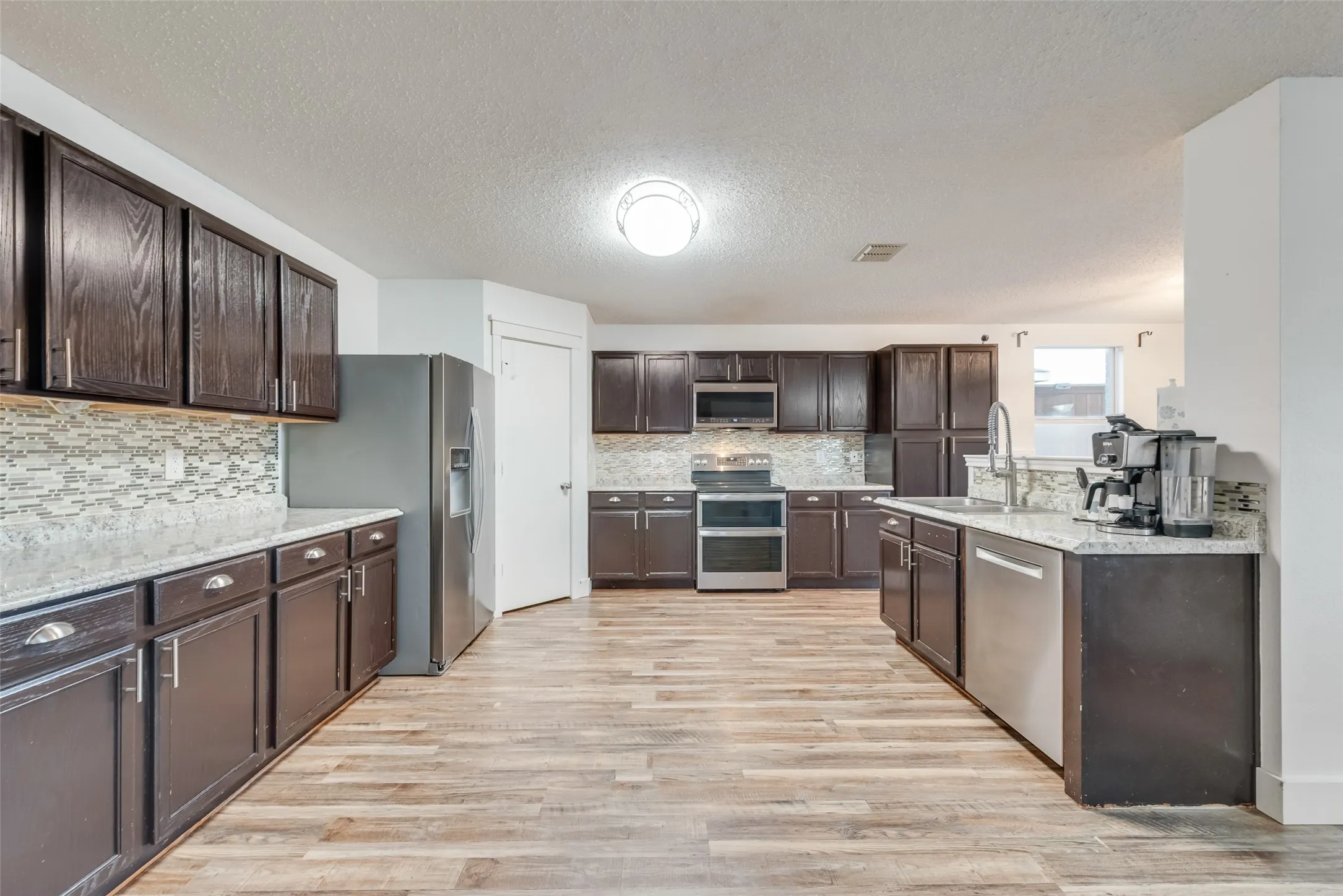 Single Family Residence For Sale in Denton County , 1620 Rialto Way, Fort Worth, Texas 76247, 5 Bedroom, 3 Bathroom, 2 Garage spaces, 3,574 Sqft, built in 2005, mls#21377101, Real Estate Agent in Fort Worth, Homes For Sale in Denton county, Homes For Sale in Fort Worth, Realtor in Fort Worth Texas, Real Estate Brokerage Independent Realty Texas, Luminita Cordes Realtor