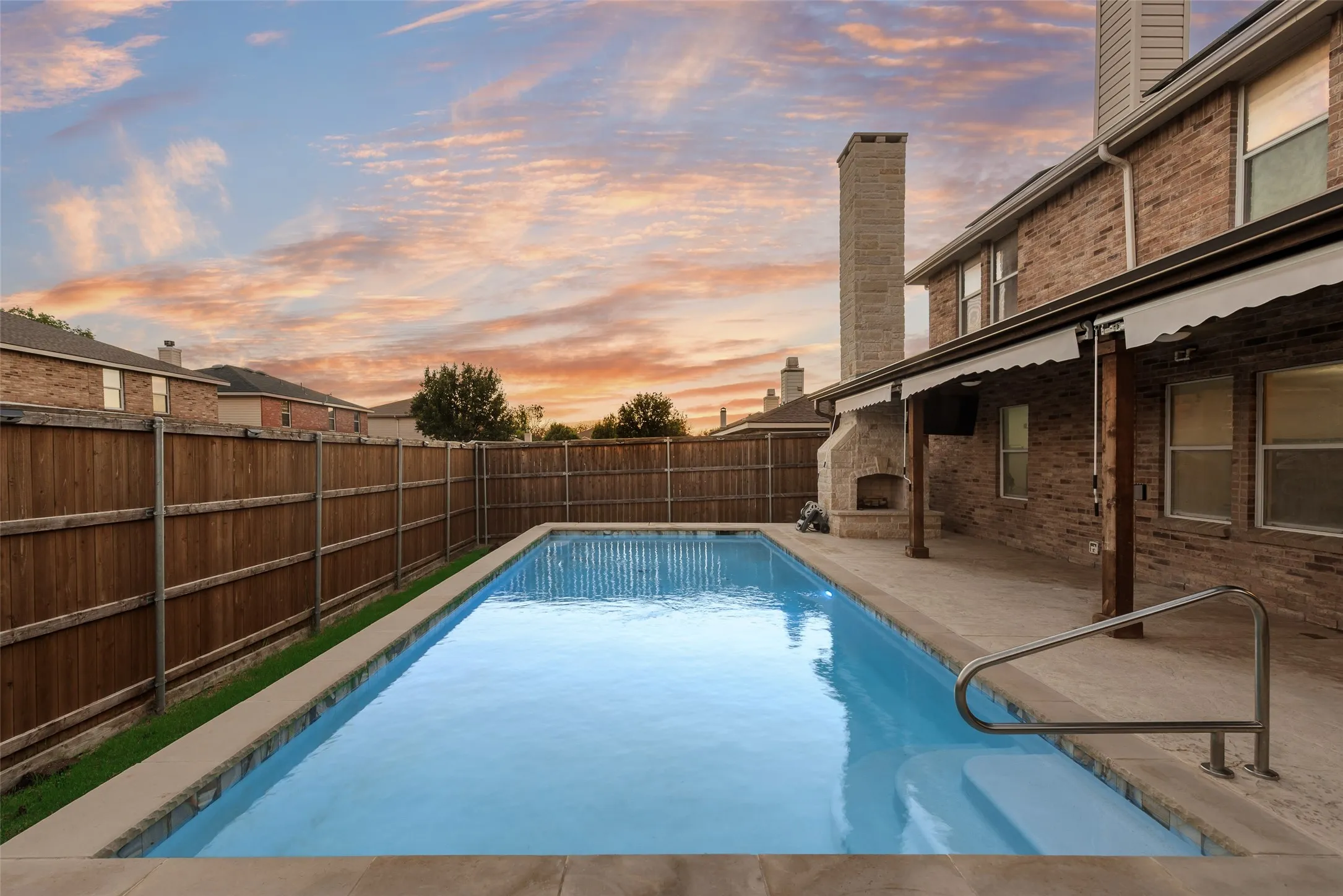 Single Family Residence For Sale in Denton County , 1620 Rialto Way, Fort Worth, Texas 76247, 5 Bedroom, 3 Bathroom, 2 Garage spaces, 3,574 Sqft, built in 2005, mls#21377101, Real Estate Agent in Fort Worth, Homes For Sale in Denton county, Homes For Sale in Fort Worth, Realtor in Fort Worth Texas, Real Estate Brokerage Independent Realty Texas, Luminita Cordes Realtor