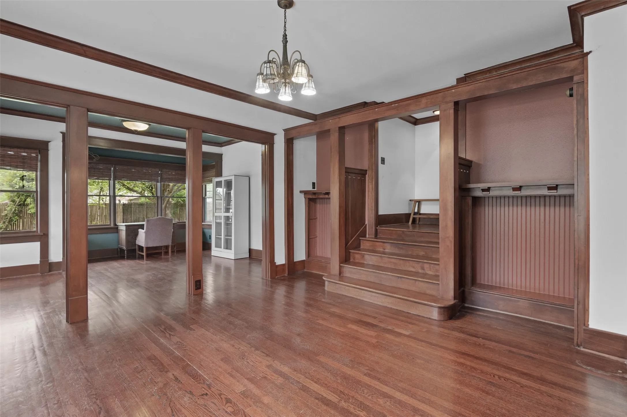 Single Family Residence For Rent in Collin County , 706 S Main Street, Farmersville, Texas 75442, 4 Bedroom, 4 Bathroom, Garage spaces, 4,159 Sqft, built in 1914, mls#21377446, Real Estate Agent in Farmersville, Homes For Rent in Collin county, Homes For Rent in Farmersville, Realtor in Farmersville Texas, Real Estate Brokerage Independent Realty Texas, Luminita Cordes Realtor