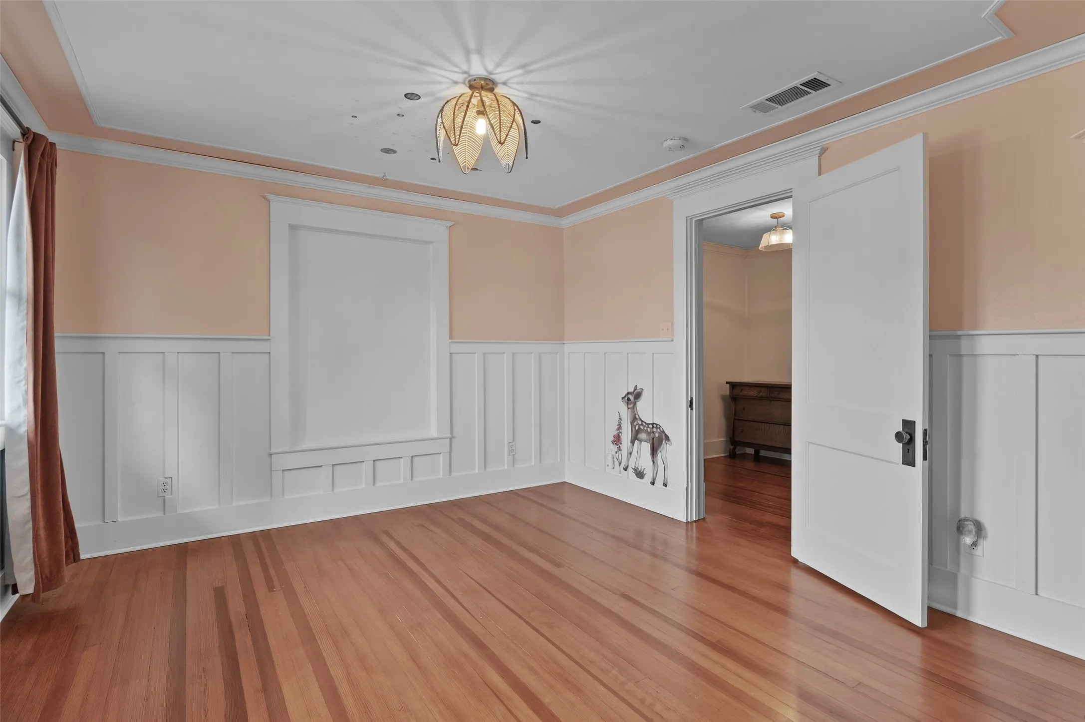 Single Family Residence For Rent in Collin County , 706 S Main Street, Farmersville, Texas 75442, 4 Bedroom, 4 Bathroom, Garage spaces, 4,159 Sqft, built in 1914, mls#21377446, Real Estate Agent in Farmersville, Homes For Rent in Collin county, Homes For Rent in Farmersville, Realtor in Farmersville Texas, Real Estate Brokerage Independent Realty Texas, Luminita Cordes Realtor