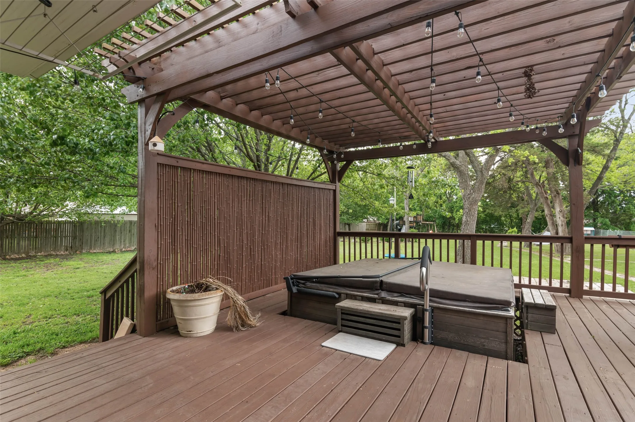 Single Family Residence For Rent in Collin County , 706 S Main Street, Farmersville, Texas 75442, 4 Bedroom, 4 Bathroom, Garage spaces, 4,159 Sqft, built in 1914, mls#21377446, Real Estate Agent in Farmersville, Homes For Rent in Collin county, Homes For Rent in Farmersville, Realtor in Farmersville Texas, Real Estate Brokerage Independent Realty Texas, Luminita Cordes Realtor