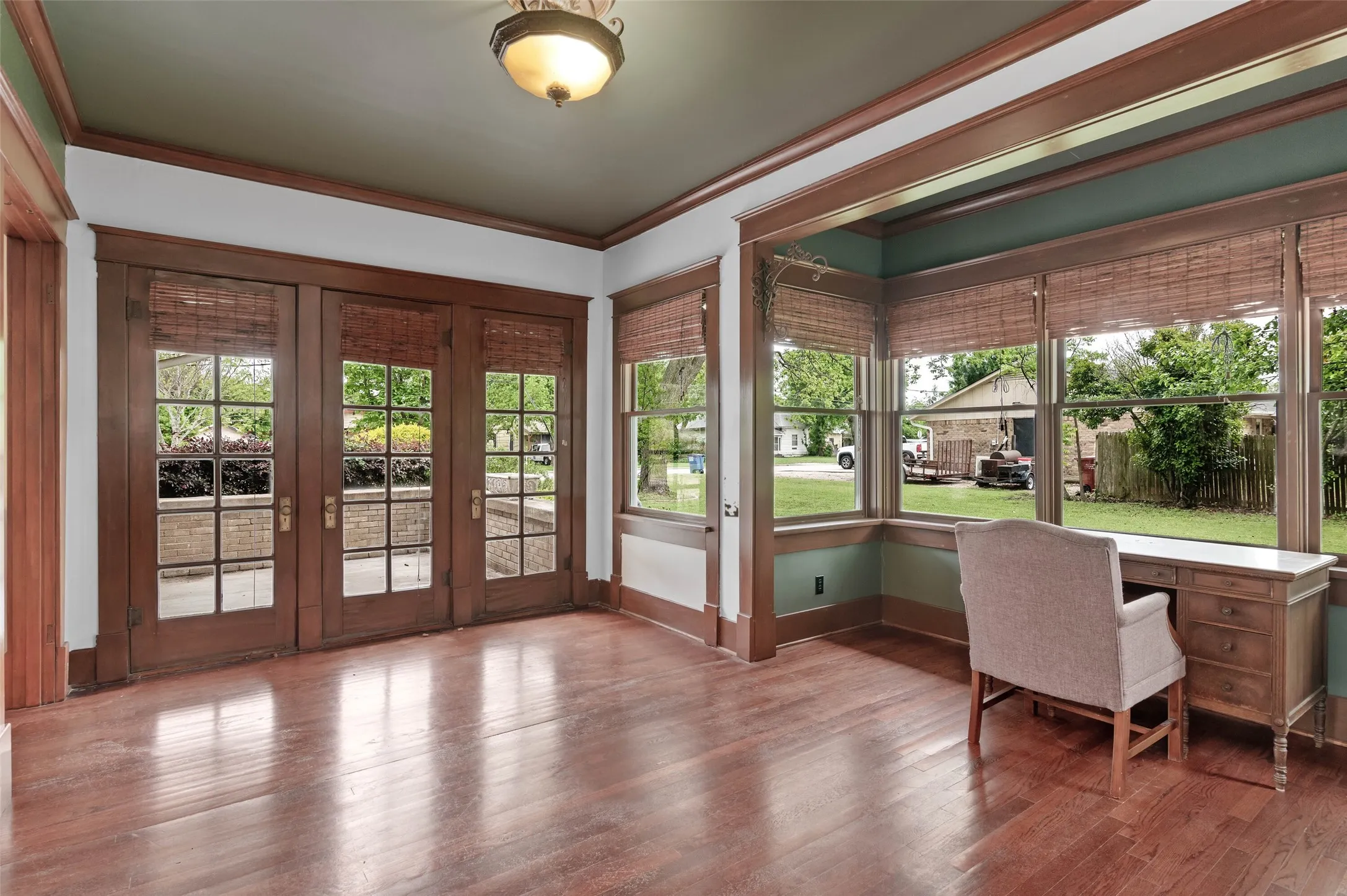 Single Family Residence For Rent in Collin County , 706 S Main Street, Farmersville, Texas 75442, 4 Bedroom, 4 Bathroom, Garage spaces, 4,159 Sqft, built in 1914, mls#21377446, Real Estate Agent in Farmersville, Homes For Rent in Collin county, Homes For Rent in Farmersville, Realtor in Farmersville Texas, Real Estate Brokerage Independent Realty Texas, Luminita Cordes Realtor