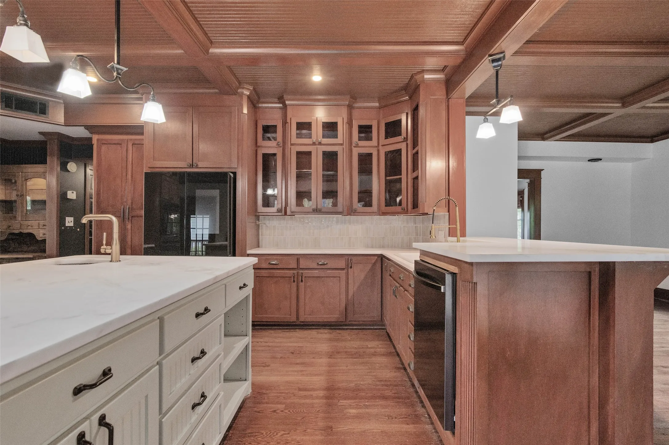 Single Family Residence For Rent in Collin County , 706 S Main Street, Farmersville, Texas 75442, 4 Bedroom, 4 Bathroom, Garage spaces, 4,159 Sqft, built in 1914, mls#21377446, Real Estate Agent in Farmersville, Homes For Rent in Collin county, Homes For Rent in Farmersville, Realtor in Farmersville Texas, Real Estate Brokerage Independent Realty Texas, Luminita Cordes Realtor