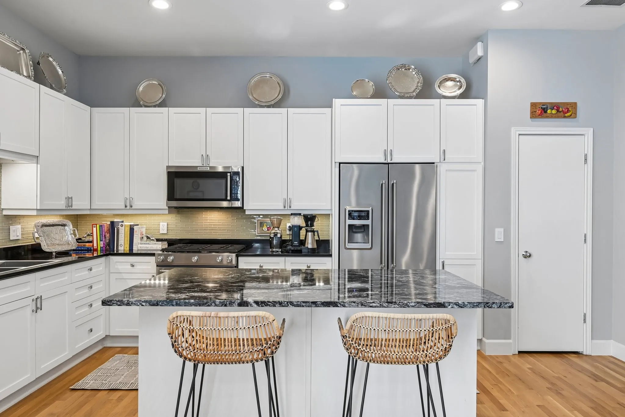 Condominium For Sale in Dallas County , 4310 Buena Vista Street 17, Dallas, Texas 75205, 3 Bedroom, 4 Bathroom, 2 Garage spaces, 2,481 Sqft, built in 2000, mls#21369330, Real Estate Agent in Dallas, Homes For Sale in Dallas county, Homes For Sale in Dallas, Realtor in Dallas Texas, Real Estate Brokerage Independent Realty Texas, Luminita Cordes Realtor