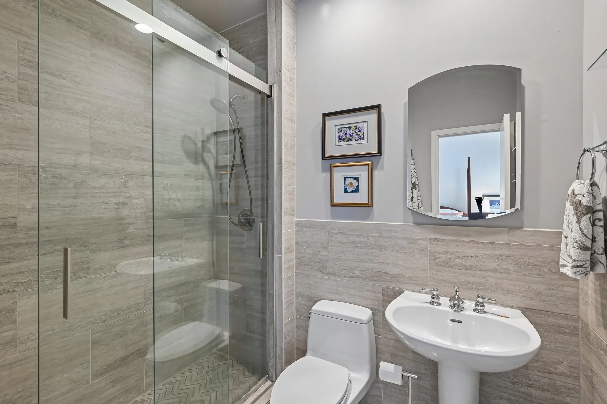 Condominium For Sale in Dallas County , 4310 Buena Vista Street 17, Dallas, Texas 75205, 3 Bedroom, 4 Bathroom, 2 Garage spaces, 2,481 Sqft, built in 2000, mls#21369330, Real Estate Agent in Dallas, Homes For Sale in Dallas county, Homes For Sale in Dallas, Realtor in Dallas Texas, Real Estate Brokerage Independent Realty Texas, Luminita Cordes Realtor