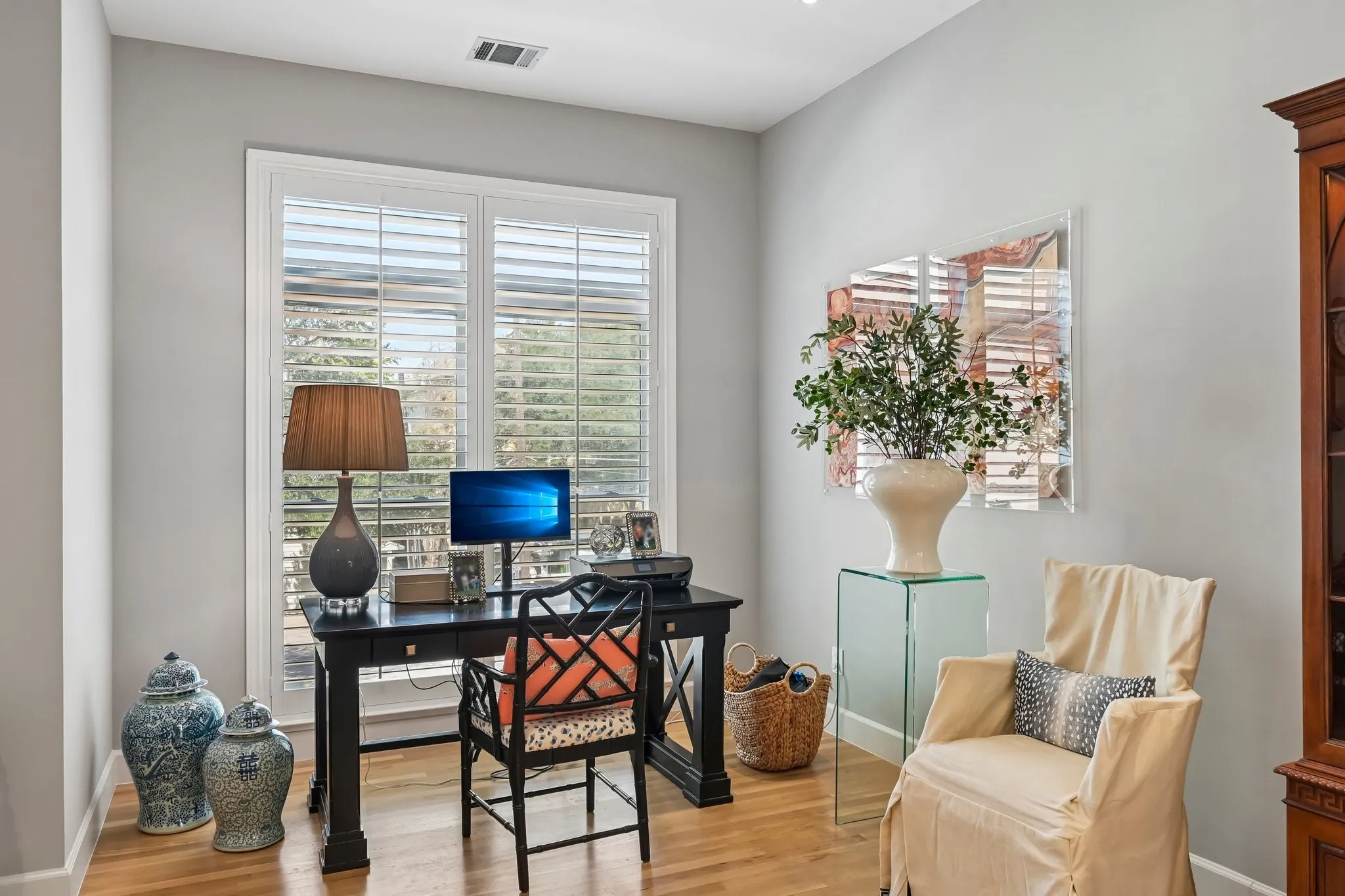 Condominium For Sale in Dallas County , 4310 Buena Vista Street 17, Dallas, Texas 75205, 3 Bedroom, 4 Bathroom, 2 Garage spaces, 2,481 Sqft, built in 2000, mls#21369330, Real Estate Agent in Dallas, Homes For Sale in Dallas county, Homes For Sale in Dallas, Realtor in Dallas Texas, Real Estate Brokerage Independent Realty Texas, Luminita Cordes Realtor