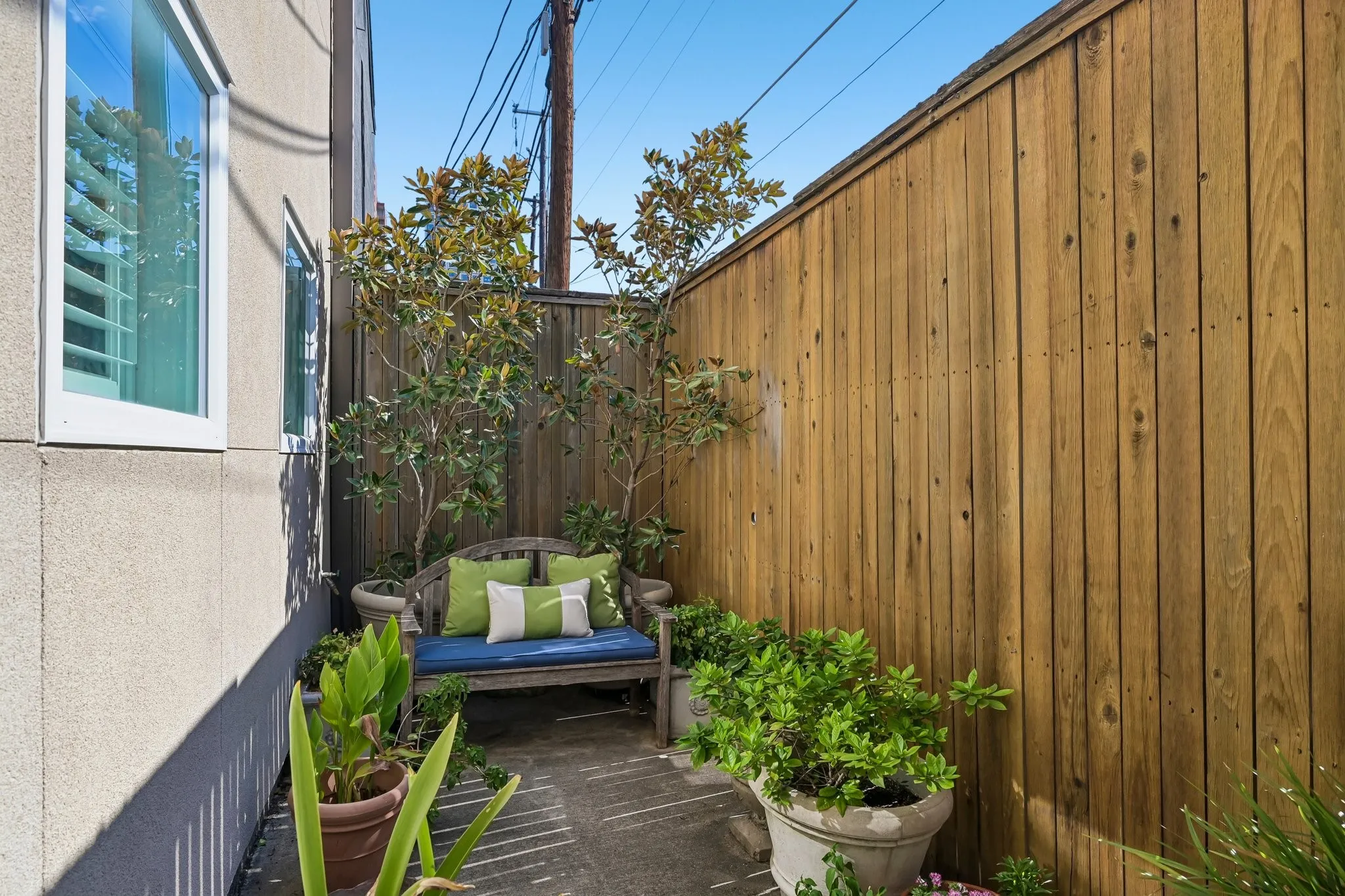 Condominium For Sale in Dallas County , 4310 Buena Vista Street 17, Dallas, Texas 75205, 3 Bedroom, 4 Bathroom, 2 Garage spaces, 2,481 Sqft, built in 2000, mls#21369330, Real Estate Agent in Dallas, Homes For Sale in Dallas county, Homes For Sale in Dallas, Realtor in Dallas Texas, Real Estate Brokerage Independent Realty Texas, Luminita Cordes Realtor