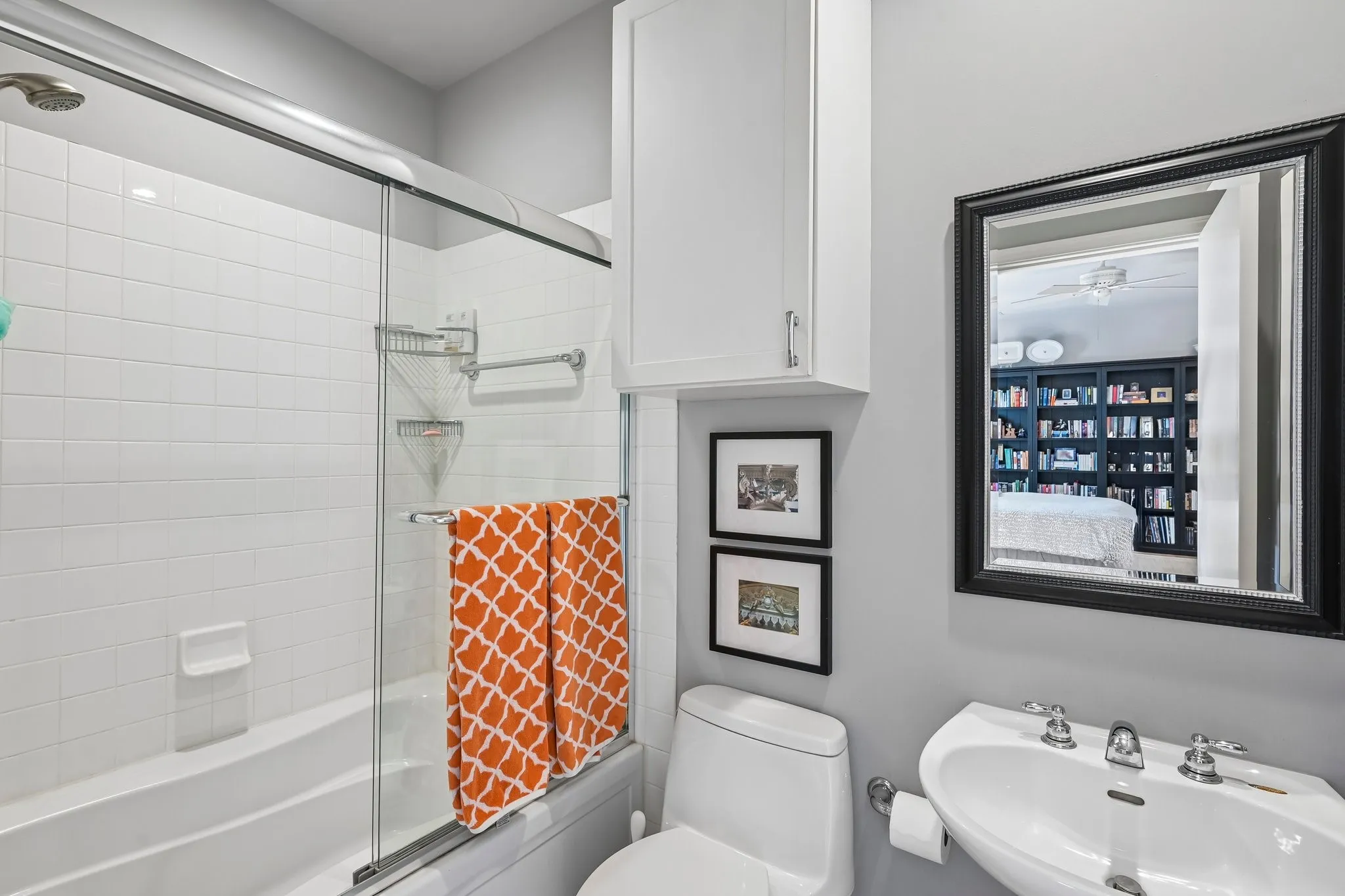 Condominium For Sale in Dallas County , 4310 Buena Vista Street 17, Dallas, Texas 75205, 3 Bedroom, 4 Bathroom, 2 Garage spaces, 2,481 Sqft, built in 2000, mls#21369330, Real Estate Agent in Dallas, Homes For Sale in Dallas county, Homes For Sale in Dallas, Realtor in Dallas Texas, Real Estate Brokerage Independent Realty Texas, Luminita Cordes Realtor