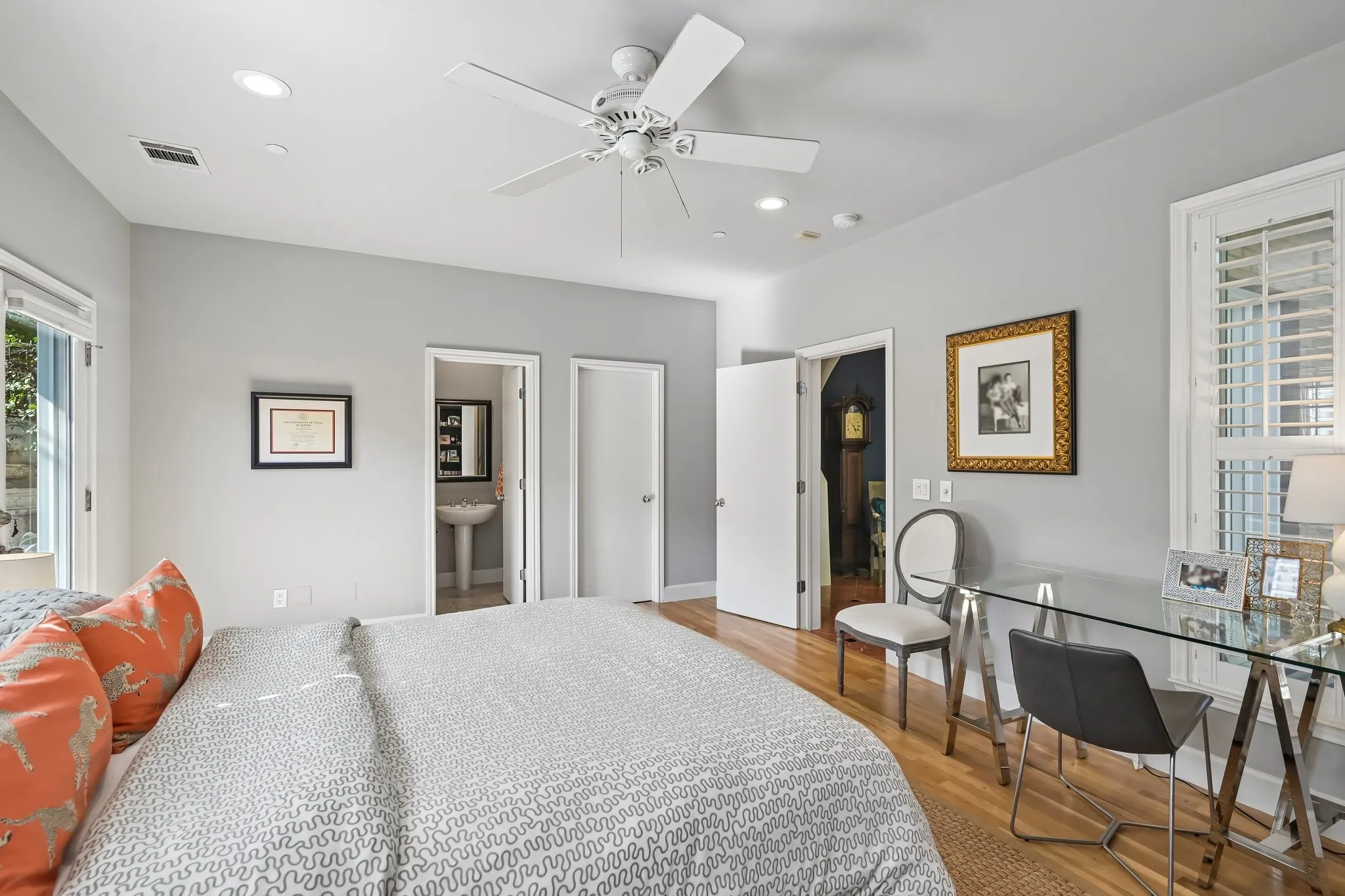 Condominium For Sale in Dallas County , 4310 Buena Vista Street 17, Dallas, Texas 75205, 3 Bedroom, 4 Bathroom, 2 Garage spaces, 2,481 Sqft, built in 2000, mls#21369330, Real Estate Agent in Dallas, Homes For Sale in Dallas county, Homes For Sale in Dallas, Realtor in Dallas Texas, Real Estate Brokerage Independent Realty Texas, Luminita Cordes Realtor