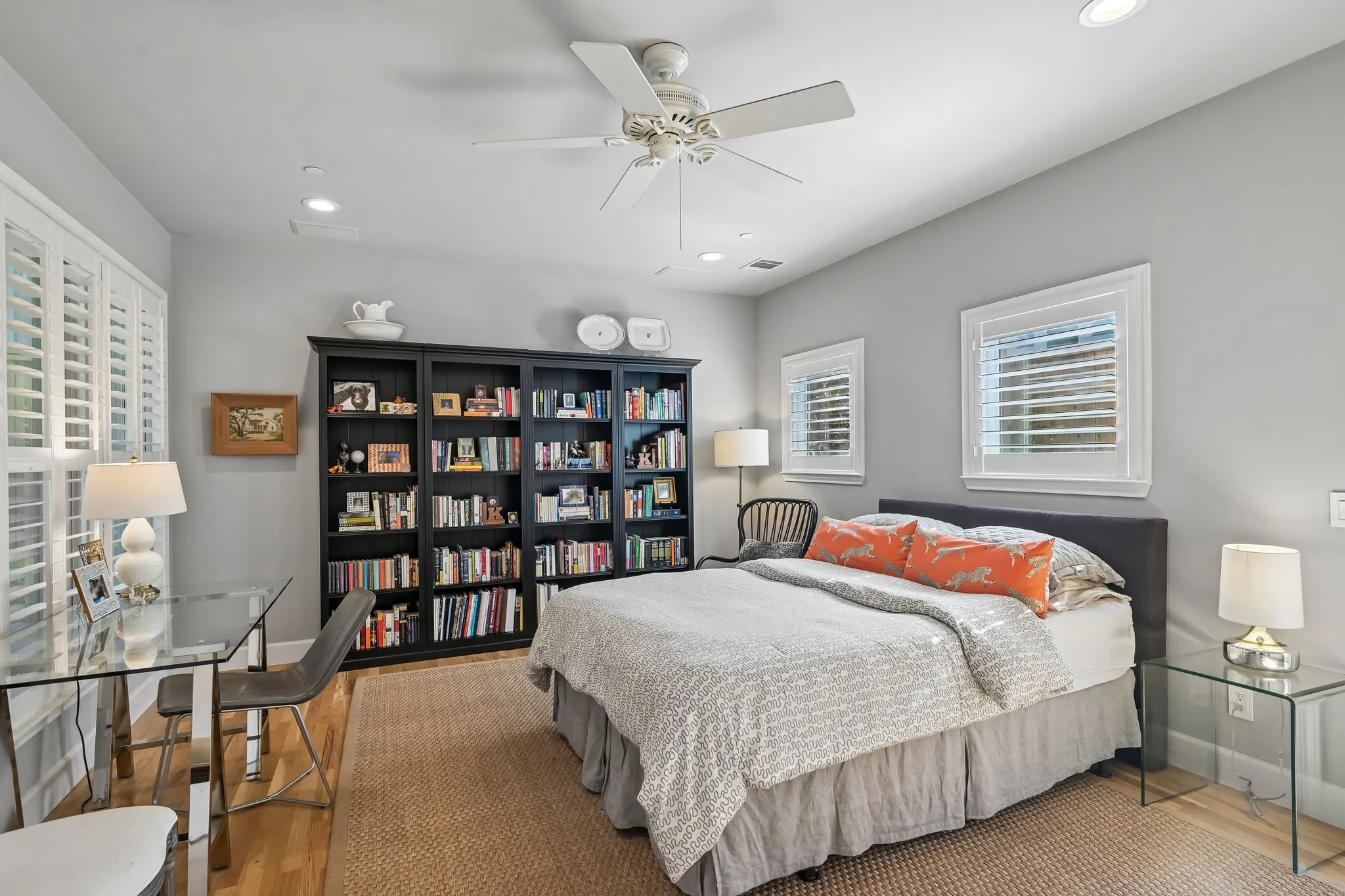 Condominium For Sale in Dallas County , 4310 Buena Vista Street 17, Dallas, Texas 75205, 3 Bedroom, 4 Bathroom, 2 Garage spaces, 2,481 Sqft, built in 2000, mls#21369330, Real Estate Agent in Dallas, Homes For Sale in Dallas county, Homes For Sale in Dallas, Realtor in Dallas Texas, Real Estate Brokerage Independent Realty Texas, Luminita Cordes Realtor