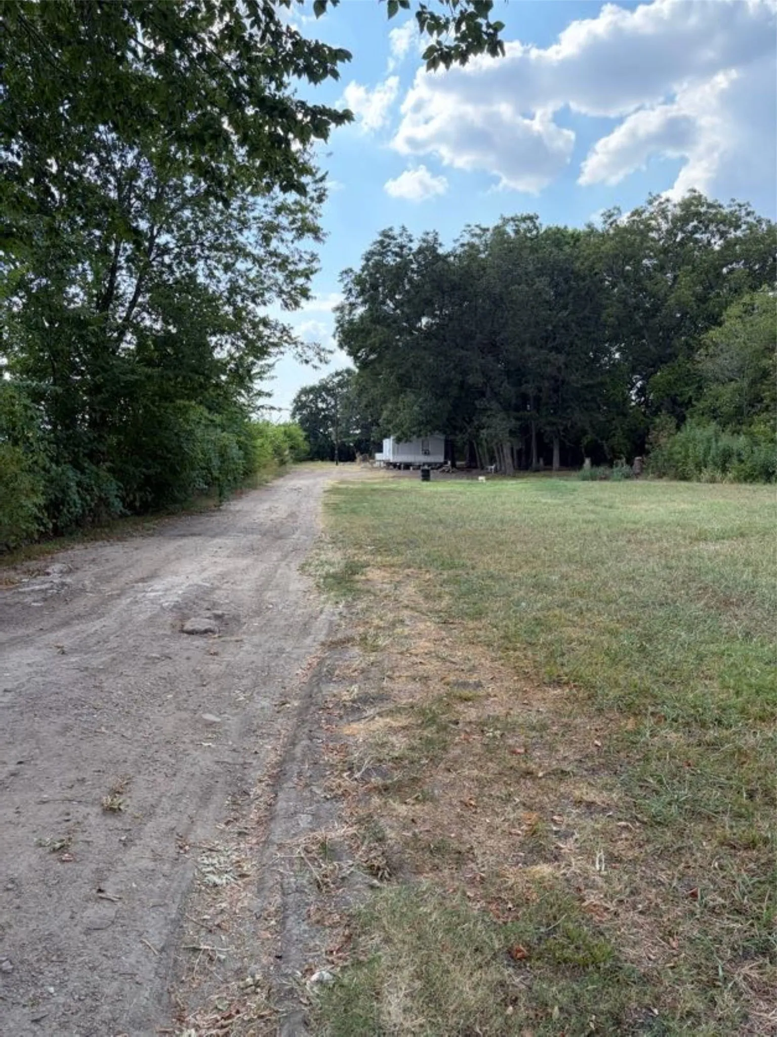Mobile Home For Sale in Lamar County , 3790 County Road 13500 W, Paris, Texas 75462, 2 Bedroom, 1 Bathroom, Garage spaces, 896 Sqft, built in 1996, mls#21375614, Real Estate Agent in Paris, Homes For Sale in Lamar county, Homes For Sale in Paris, Realtor in Paris Texas, Real Estate Brokerage Independent Realty Texas, Luminita Cordes Realtor