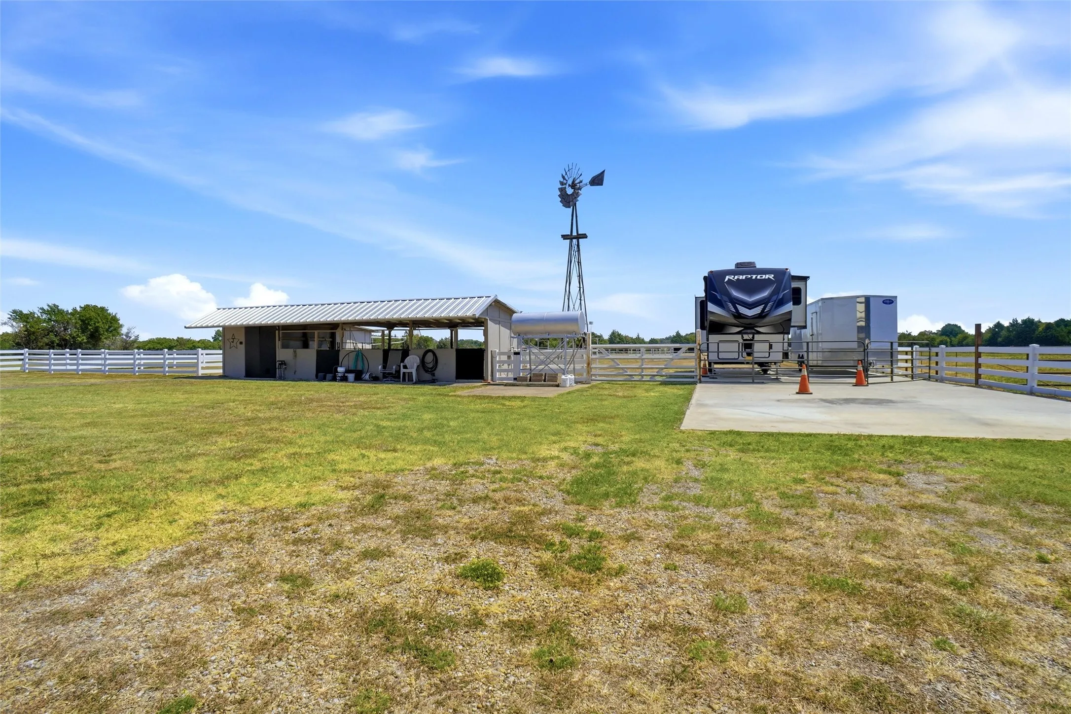 Single Family Residence For Sale in Dallas County , 116 N Paschall Road, Sunnyvale, Texas 75182, 3 Bedroom, 2 Bathroom, 2 Garage spaces, 2,627 Sqft, built in 1968, mls#21368308, Real Estate Agent in Sunnyvale, Homes For Sale in Dallas county, Homes For Sale in Sunnyvale, Realtor in Sunnyvale Texas, Real Estate Brokerage Independent Realty Texas, Luminita Cordes Realtor