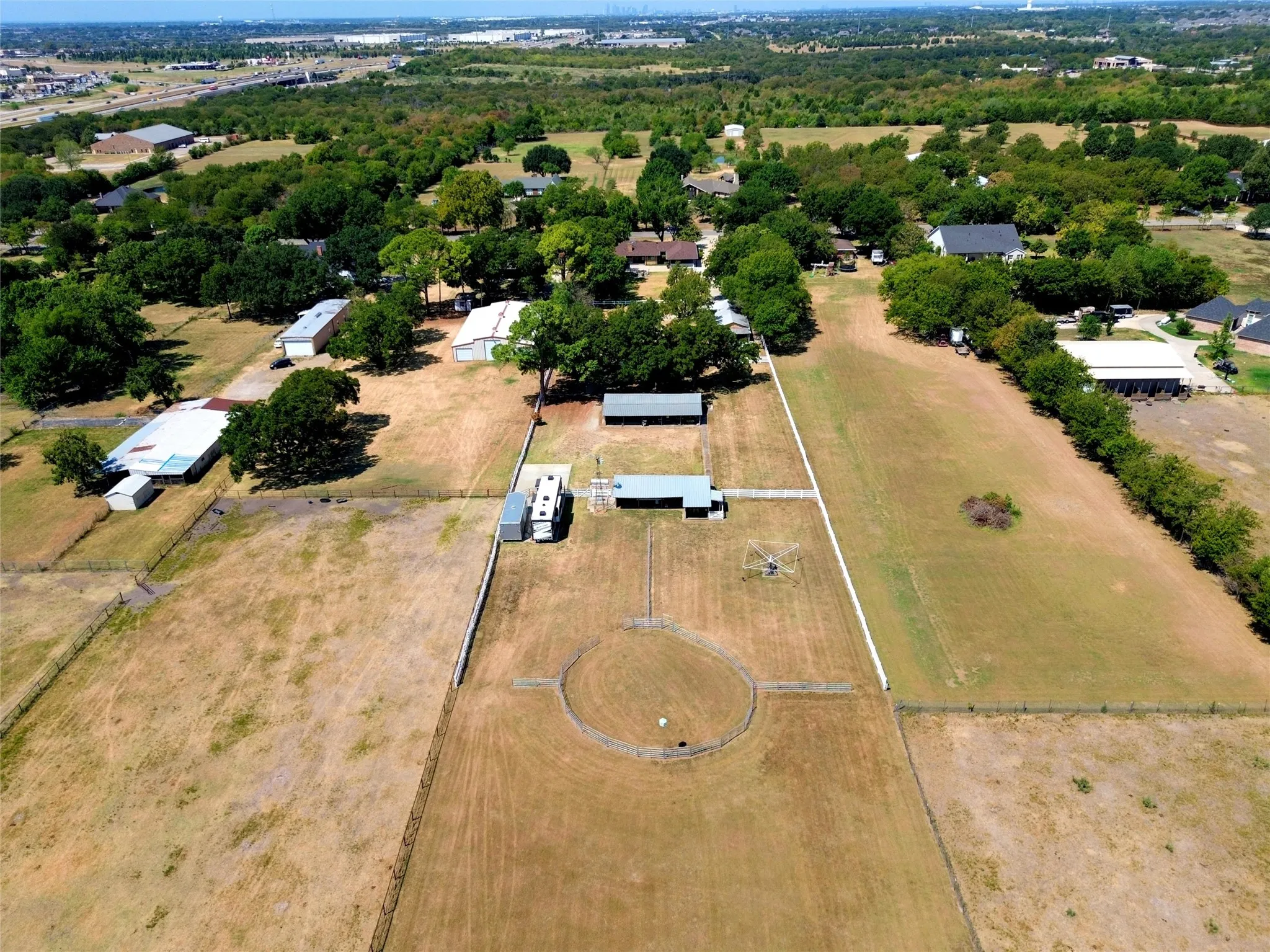Single Family Residence For Sale in Dallas County , 116 N Paschall Road, Sunnyvale, Texas 75182, 3 Bedroom, 2 Bathroom, 2 Garage spaces, 2,627 Sqft, built in 1968, mls#21368308, Real Estate Agent in Sunnyvale, Homes For Sale in Dallas county, Homes For Sale in Sunnyvale, Realtor in Sunnyvale Texas, Real Estate Brokerage Independent Realty Texas, Luminita Cordes Realtor