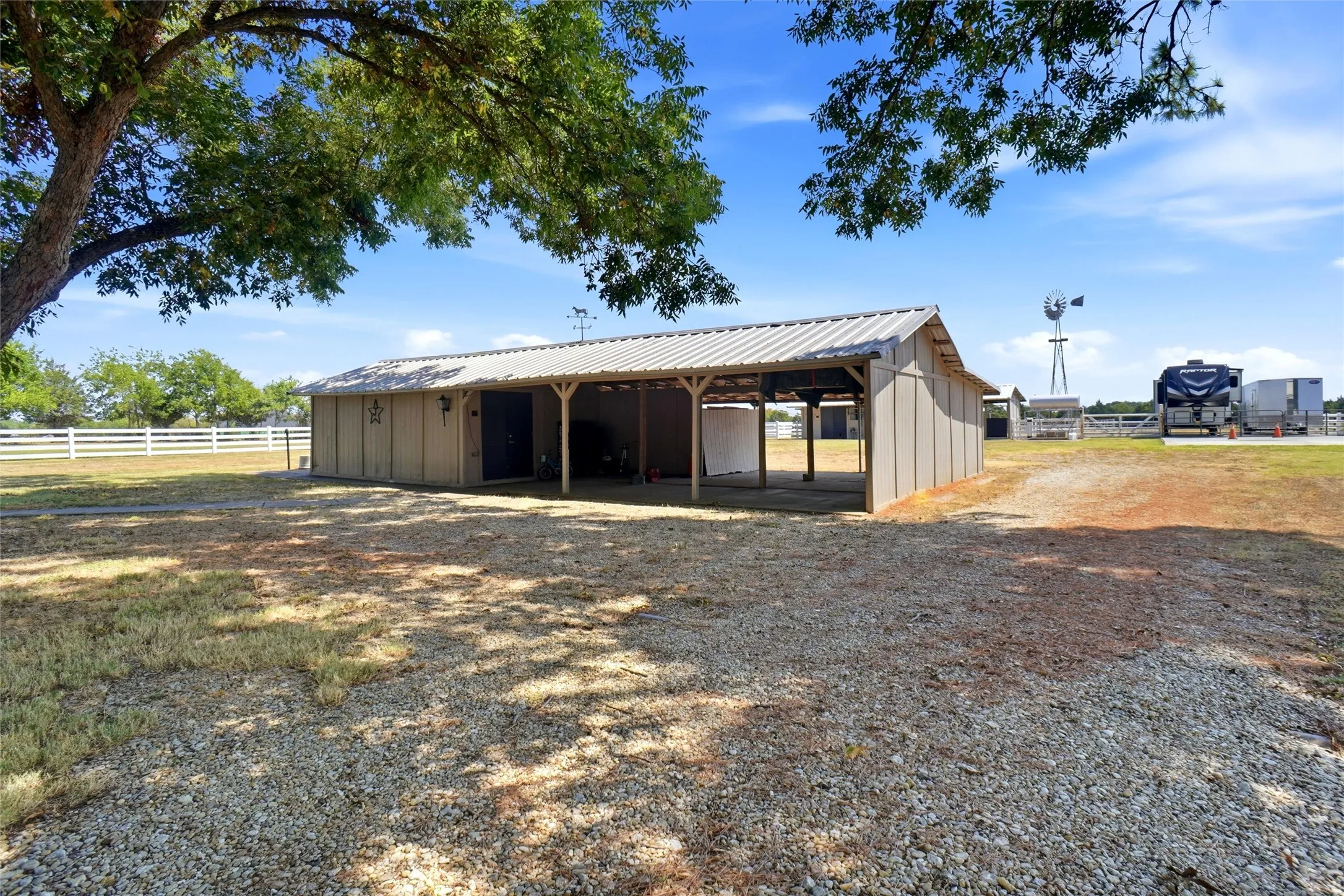 Single Family Residence For Sale in Dallas County , 116 N Paschall Road, Sunnyvale, Texas 75182, 3 Bedroom, 2 Bathroom, 2 Garage spaces, 2,627 Sqft, built in 1968, mls#21368308, Real Estate Agent in Sunnyvale, Homes For Sale in Dallas county, Homes For Sale in Sunnyvale, Realtor in Sunnyvale Texas, Real Estate Brokerage Independent Realty Texas, Luminita Cordes Realtor