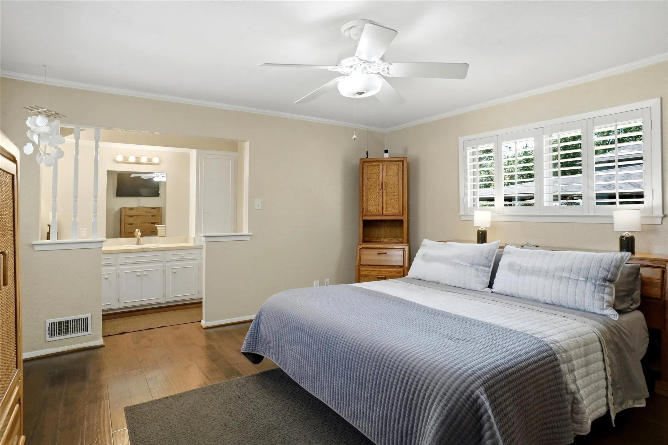 Single Family Residence For Sale in Dallas County , 116 N Paschall Road, Sunnyvale, Texas 75182, 3 Bedroom, 2 Bathroom, 2 Garage spaces, 2,627 Sqft, built in 1968, mls#21368308, Real Estate Agent in Sunnyvale, Homes For Sale in Dallas county, Homes For Sale in Sunnyvale, Realtor in Sunnyvale Texas, Real Estate Brokerage Independent Realty Texas, Luminita Cordes Realtor