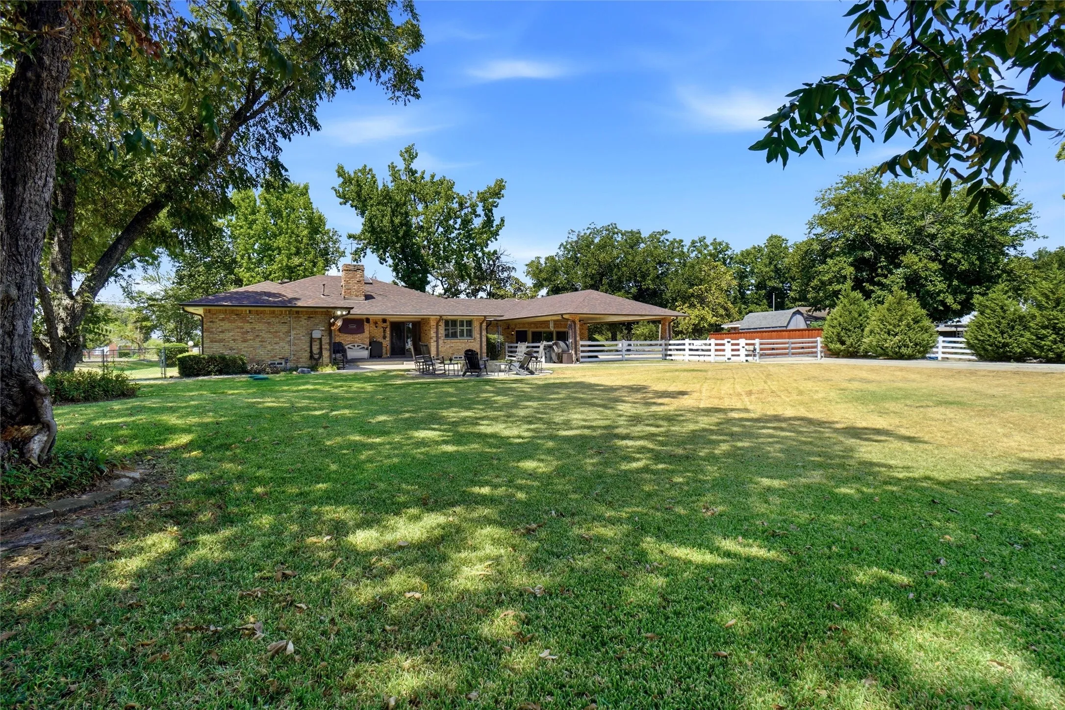 Single Family Residence For Sale in Dallas County , 116 N Paschall Road, Sunnyvale, Texas 75182, 3 Bedroom, 2 Bathroom, 2 Garage spaces, 2,627 Sqft, built in 1968, mls#21368308, Real Estate Agent in Sunnyvale, Homes For Sale in Dallas county, Homes For Sale in Sunnyvale, Realtor in Sunnyvale Texas, Real Estate Brokerage Independent Realty Texas, Luminita Cordes Realtor