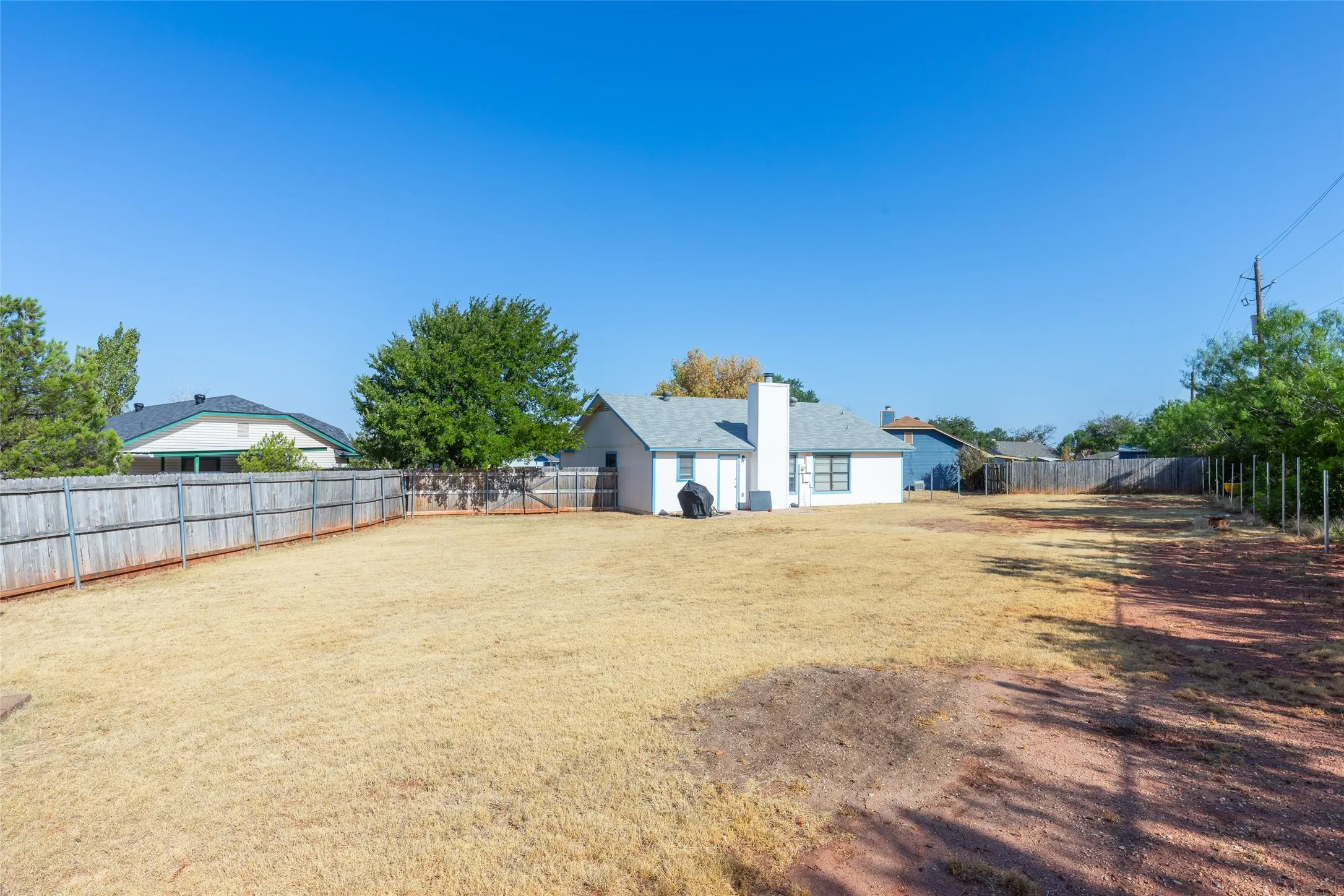 Single Family Residence For Sale in Taylor County , 3801 Kellye Court, Abilene, Texas 79606, 3 Bedroom, 2 Bathroom, 1 Garage spaces, 1,075 Sqft, built in 1983, mls#21377098, Real Estate Agent in Abilene, Homes For Sale in Taylor county, Homes For Sale in Abilene, Realtor in Abilene Texas, Real Estate Brokerage Independent Realty Texas, Luminita Cordes Realtor