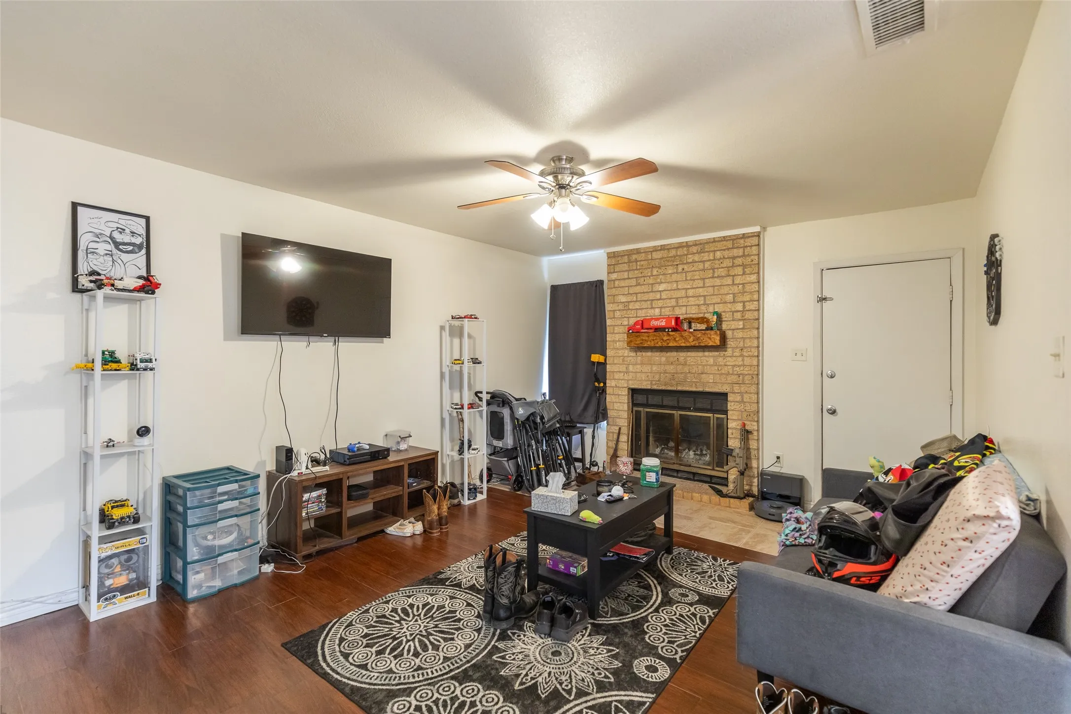 Single Family Residence For Sale in Taylor County , 3801 Kellye Court, Abilene, Texas 79606, 3 Bedroom, 2 Bathroom, 1 Garage spaces, 1,075 Sqft, built in 1983, mls#21377098, Real Estate Agent in Abilene, Homes For Sale in Taylor county, Homes For Sale in Abilene, Realtor in Abilene Texas, Real Estate Brokerage Independent Realty Texas, Luminita Cordes Realtor