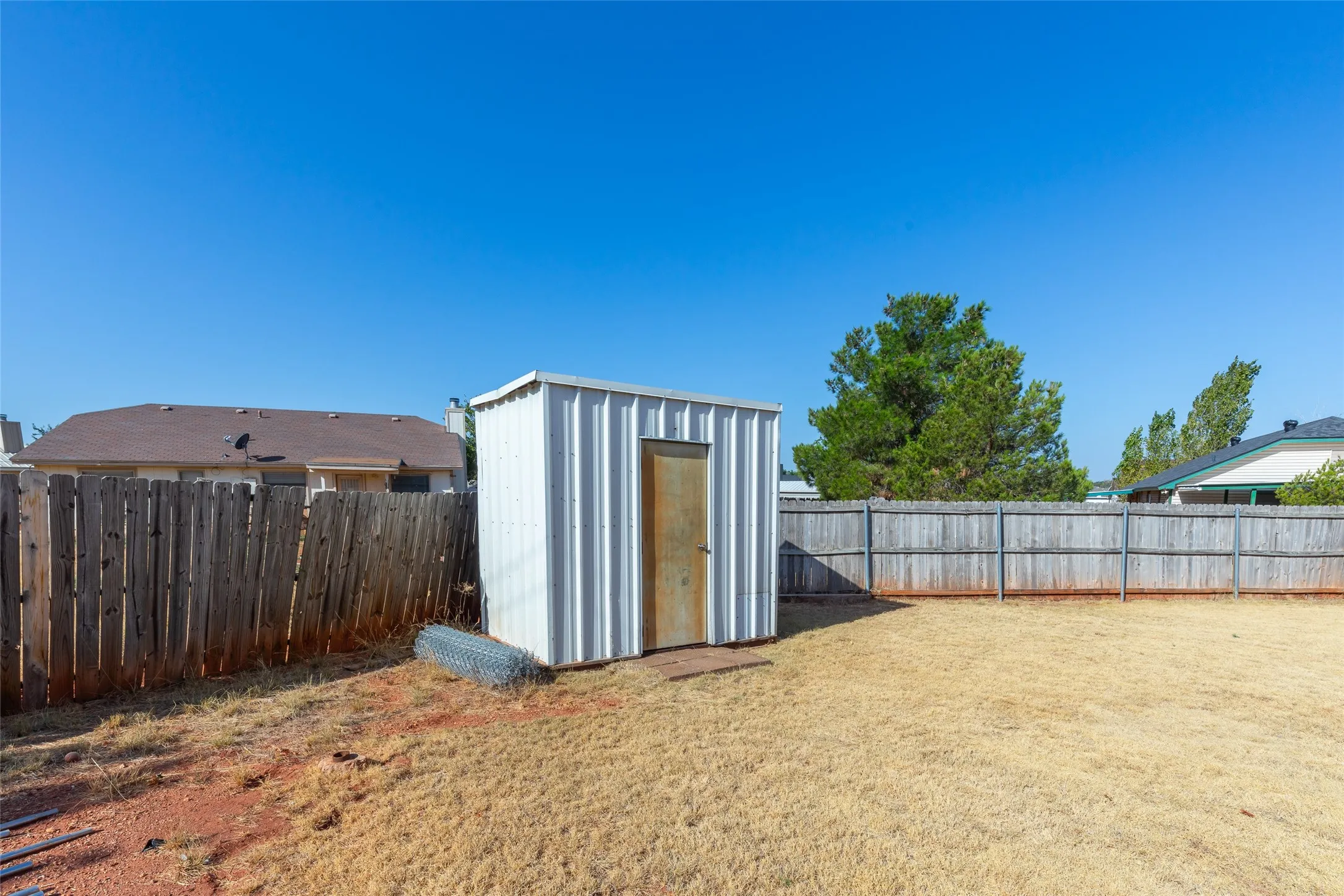 Single Family Residence For Sale in Taylor County , 3801 Kellye Court, Abilene, Texas 79606, 3 Bedroom, 2 Bathroom, 1 Garage spaces, 1,075 Sqft, built in 1983, mls#21377098, Real Estate Agent in Abilene, Homes For Sale in Taylor county, Homes For Sale in Abilene, Realtor in Abilene Texas, Real Estate Brokerage Independent Realty Texas, Luminita Cordes Realtor