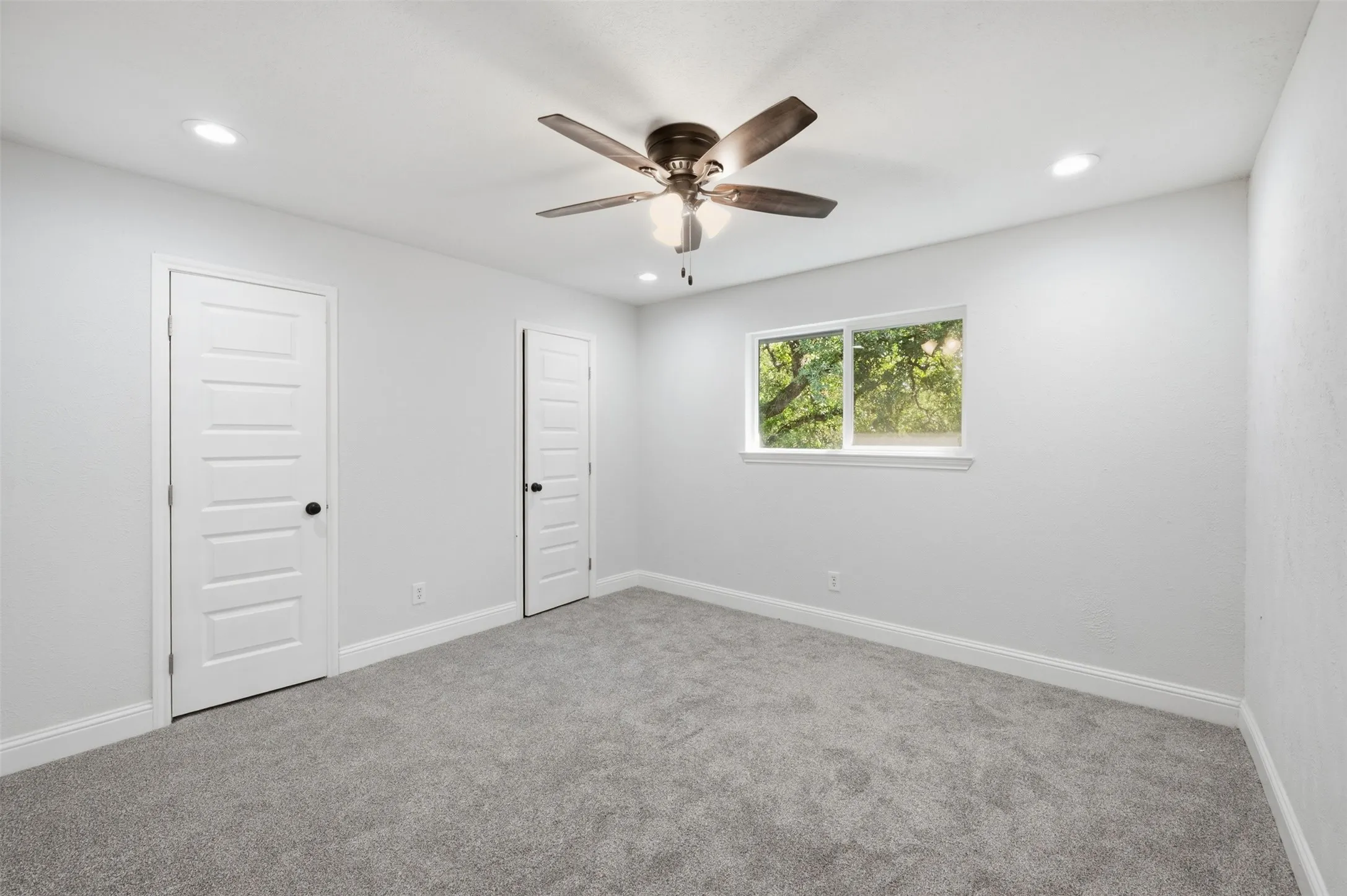 Single Family Residence For Sale in Tarrant County , 2105 Wilson Drive, Arlington, Texas 76011, 4 Bedroom, 3 Bathroom, 2 Garage spaces, 2,547 Sqft, built in 1974, mls#21373191, Real Estate Agent in Arlington, Homes For Sale in Tarrant county, Homes For Sale in Arlington, Realtor in Arlington Texas, Real Estate Brokerage Independent Realty Texas, Luminita Cordes Realtor