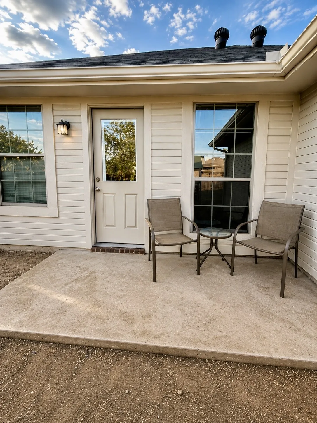 Single Family Residence For Sale in Tarrant County , 729 Stribling Circle, Azle, Texas 76020, 3 Bedroom, 2 Bathroom, 2 Garage spaces, 1,330 Sqft, built in 2005, mls#21376463, Real Estate Agent in Azle, Homes For Sale in Tarrant county, Homes For Sale in Azle, Realtor in Azle Texas, Real Estate Brokerage Independent Realty Texas, Luminita Cordes Realtor