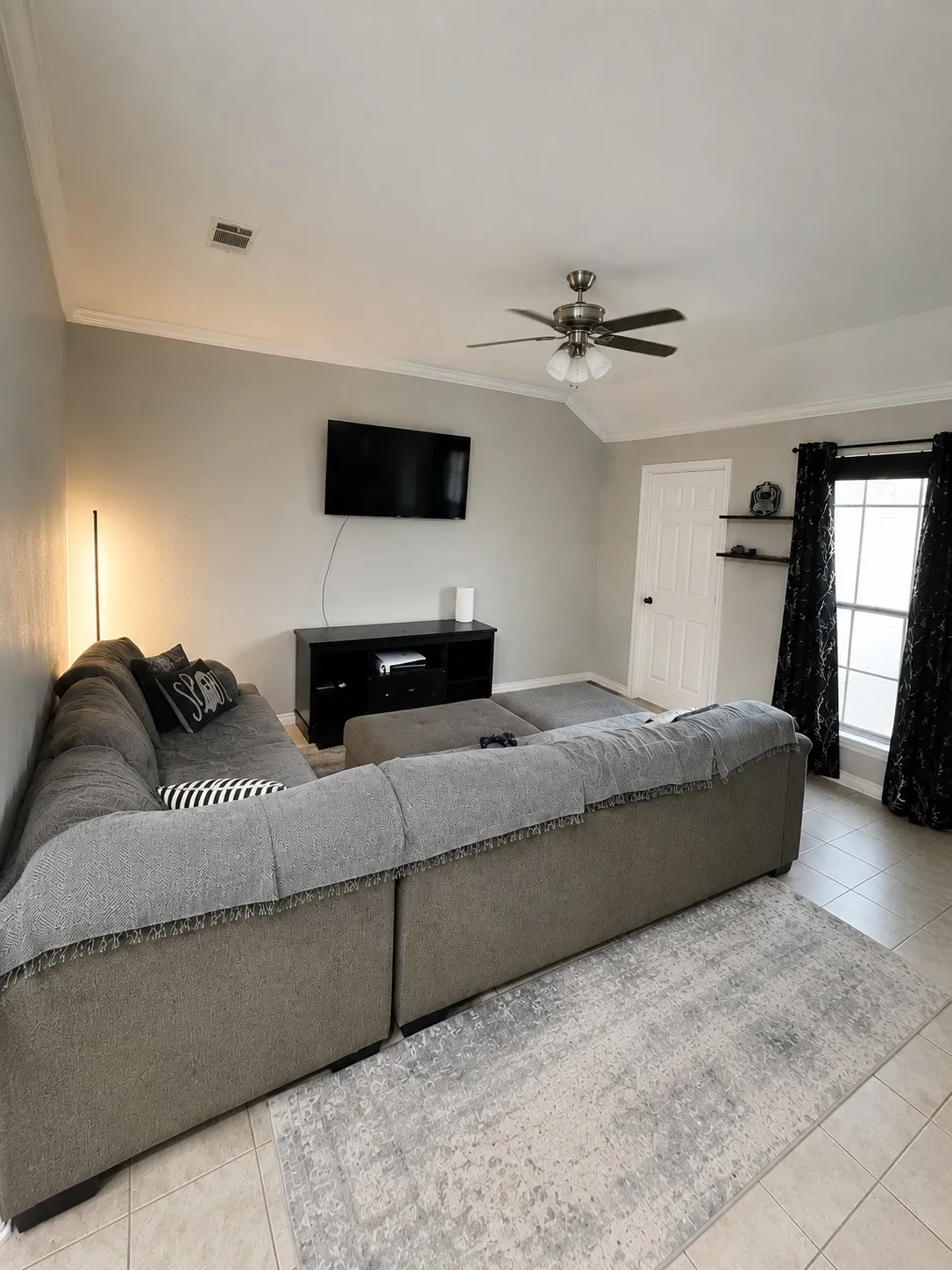 Single Family Residence For Sale in Tarrant County , 729 Stribling Circle, Azle, Texas 76020, 3 Bedroom, 2 Bathroom, 2 Garage spaces, 1,330 Sqft, built in 2005, mls#21376463, Real Estate Agent in Azle, Homes For Sale in Tarrant county, Homes For Sale in Azle, Realtor in Azle Texas, Real Estate Brokerage Independent Realty Texas, Luminita Cordes Realtor