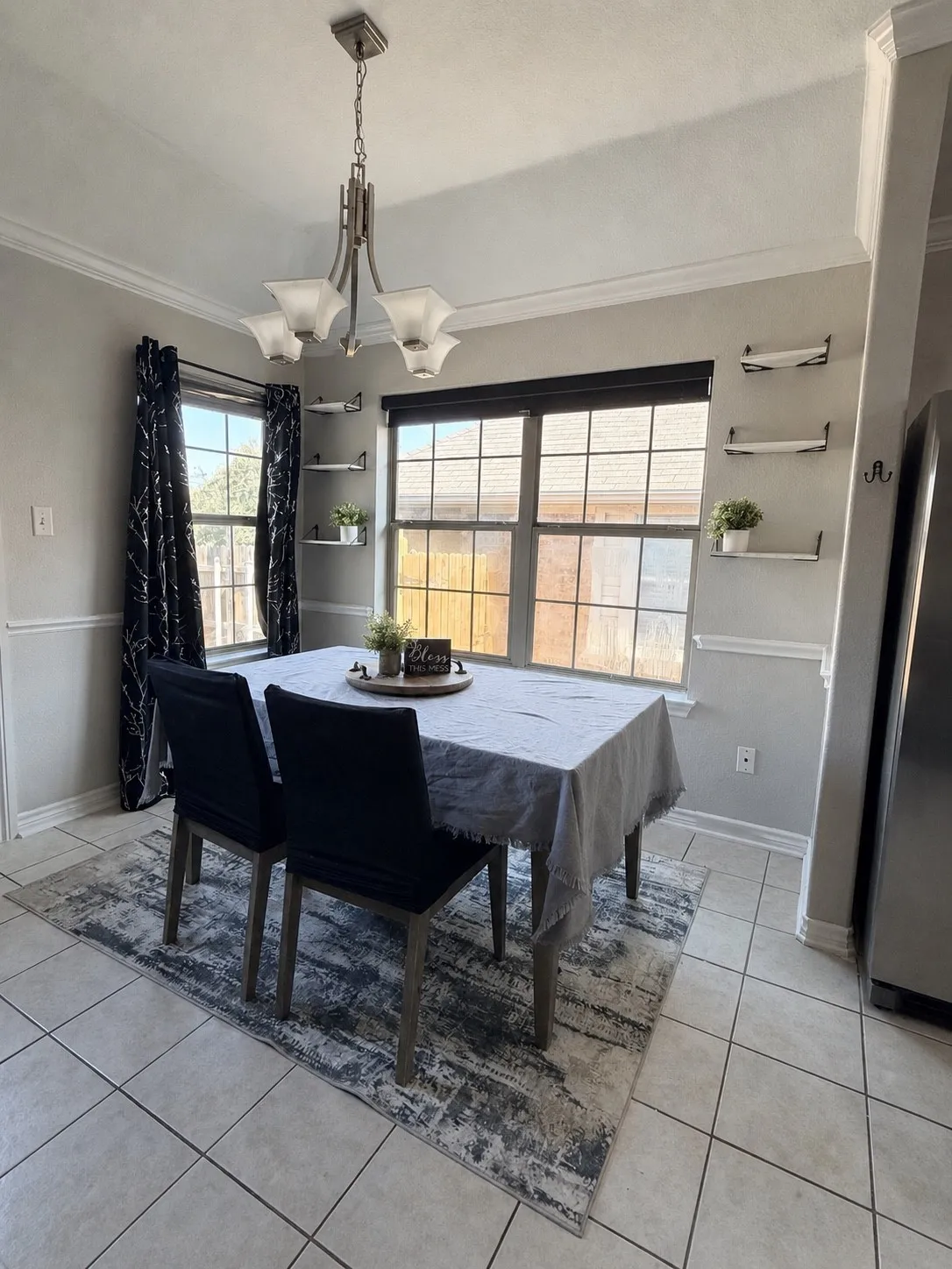 Single Family Residence For Sale in Tarrant County , 729 Stribling Circle, Azle, Texas 76020, 3 Bedroom, 2 Bathroom, 2 Garage spaces, 1,330 Sqft, built in 2005, mls#21376463, Real Estate Agent in Azle, Homes For Sale in Tarrant county, Homes For Sale in Azle, Realtor in Azle Texas, Real Estate Brokerage Independent Realty Texas, Luminita Cordes Realtor