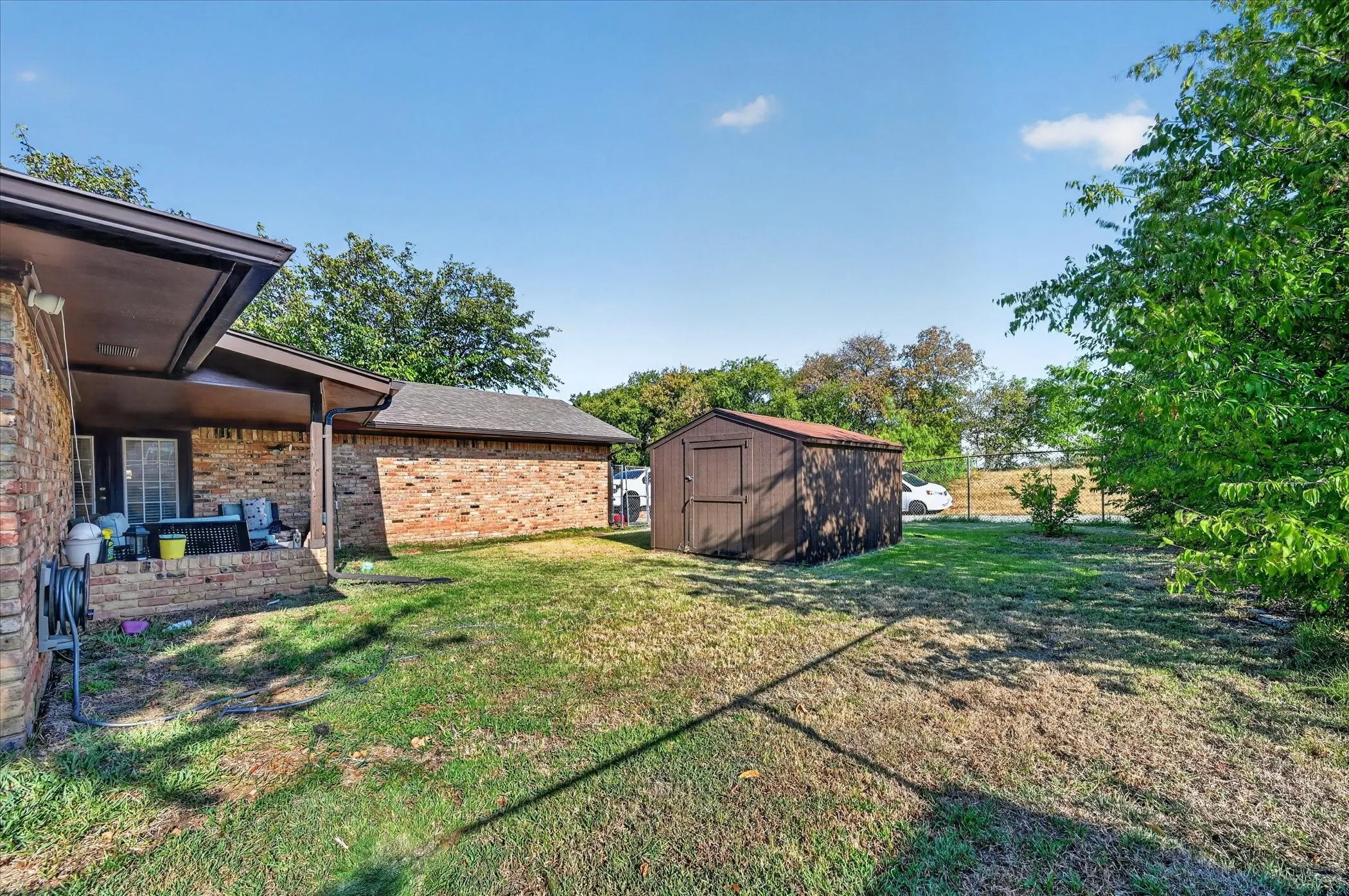 Single Family Residence For Sale in Dallas County , 822 Cambridge Place, Grand Prairie, Texas 75051, 3 Bedroom, 2 Bathroom, 2 Garage spaces, 1,820 Sqft, built in 1969, mls#21377191, Real Estate Agent in Grand Prairie, Homes For Sale in Dallas county, Homes For Sale in Grand Prairie, Realtor in Grand Prairie Texas, Real Estate Brokerage Independent Realty Texas, Luminita Cordes Realtor