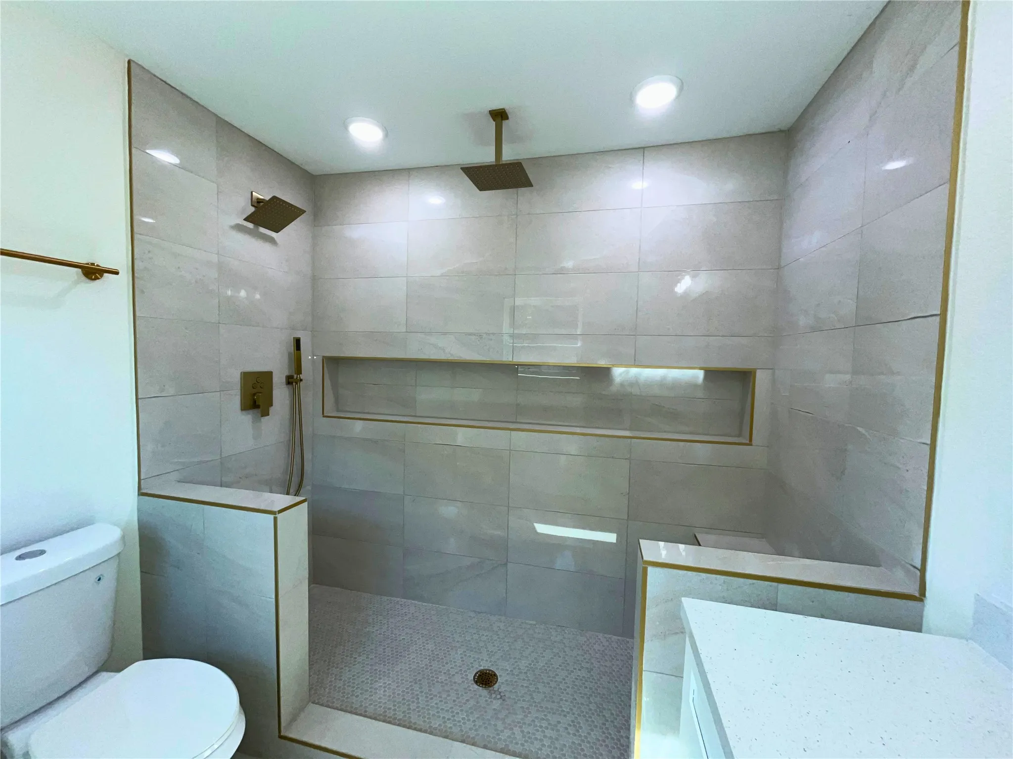 Single Family Residence For Sale in Johnson County , 221 Mockingbird Meadows, Burleson, Texas 76028, 3 Bedroom, 2 Bathroom, Garage spaces, 1,321 Sqft, built in 1982, mls#21373777, Real Estate Agent in Burleson, Homes For Sale in Johnson county, Homes For Sale in Burleson, Realtor in Burleson Texas, Real Estate Brokerage Independent Realty Texas, Luminita Cordes Realtor