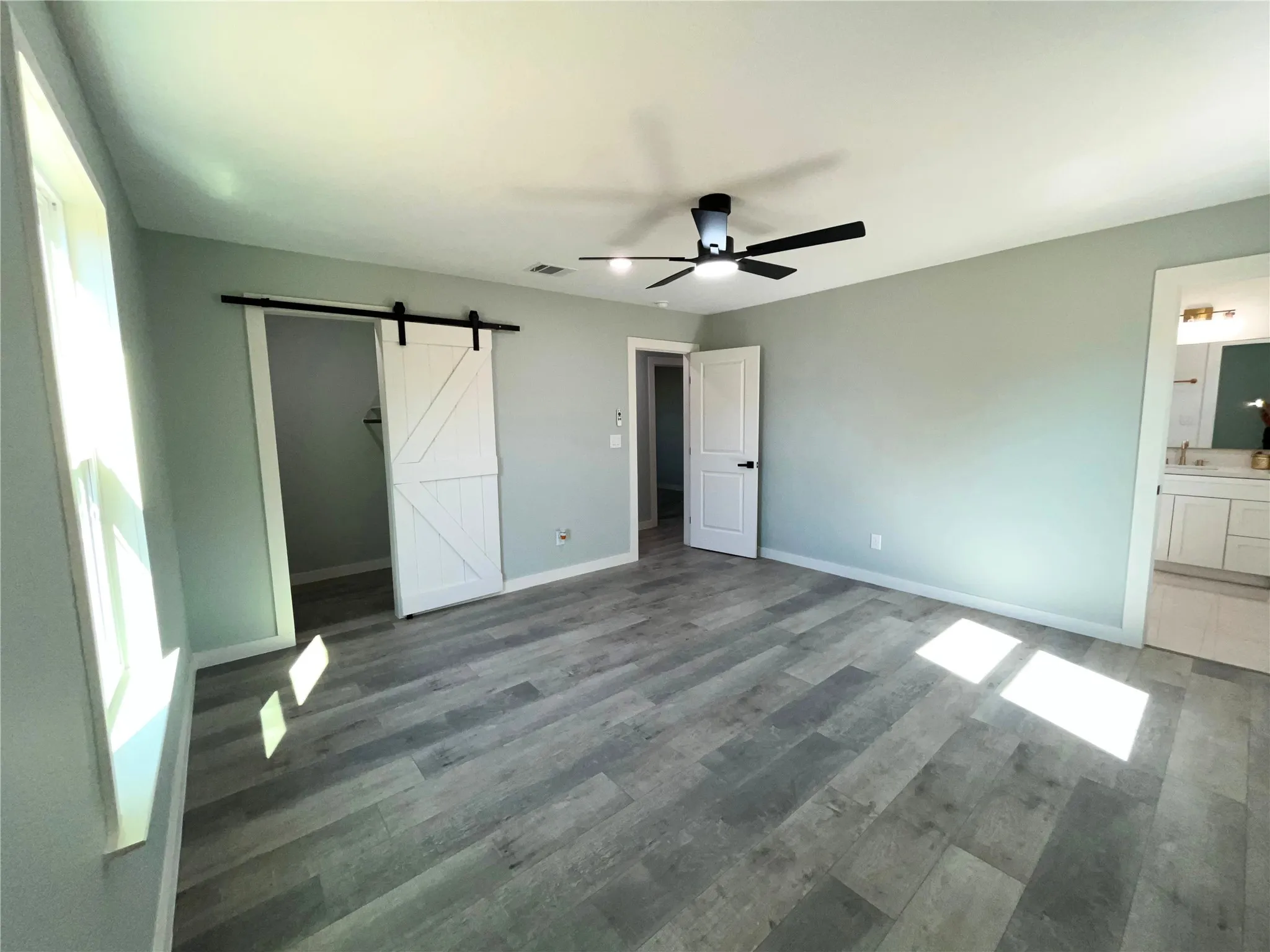 Single Family Residence For Sale in Johnson County , 221 Mockingbird Meadows, Burleson, Texas 76028, 3 Bedroom, 2 Bathroom, Garage spaces, 1,321 Sqft, built in 1982, mls#21373777, Real Estate Agent in Burleson, Homes For Sale in Johnson county, Homes For Sale in Burleson, Realtor in Burleson Texas, Real Estate Brokerage Independent Realty Texas, Luminita Cordes Realtor