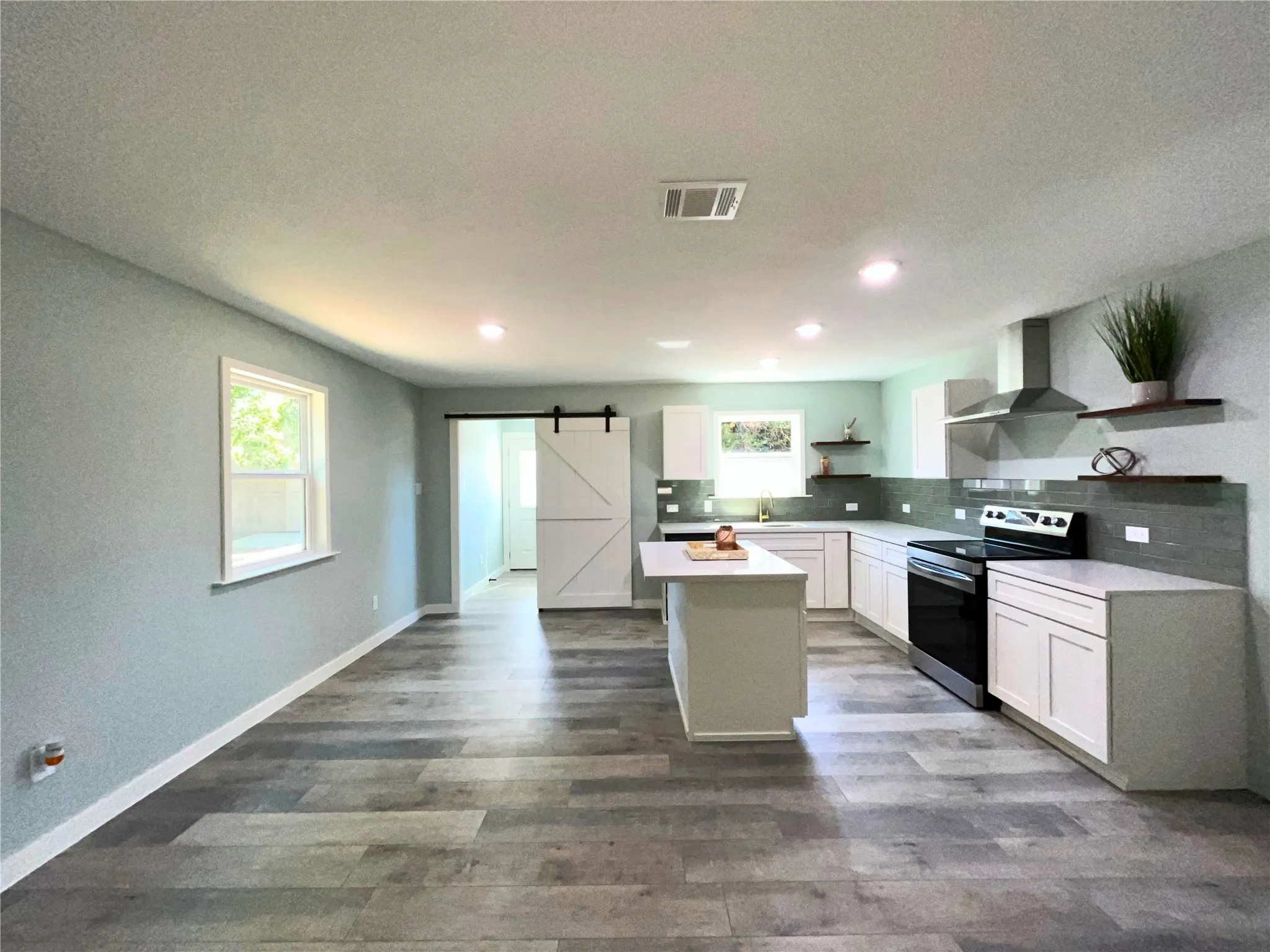 Single Family Residence For Sale in Johnson County , 221 Mockingbird Meadows, Burleson, Texas 76028, 3 Bedroom, 2 Bathroom, Garage spaces, 1,321 Sqft, built in 1982, mls#21373777, Real Estate Agent in Burleson, Homes For Sale in Johnson county, Homes For Sale in Burleson, Realtor in Burleson Texas, Real Estate Brokerage Independent Realty Texas, Luminita Cordes Realtor