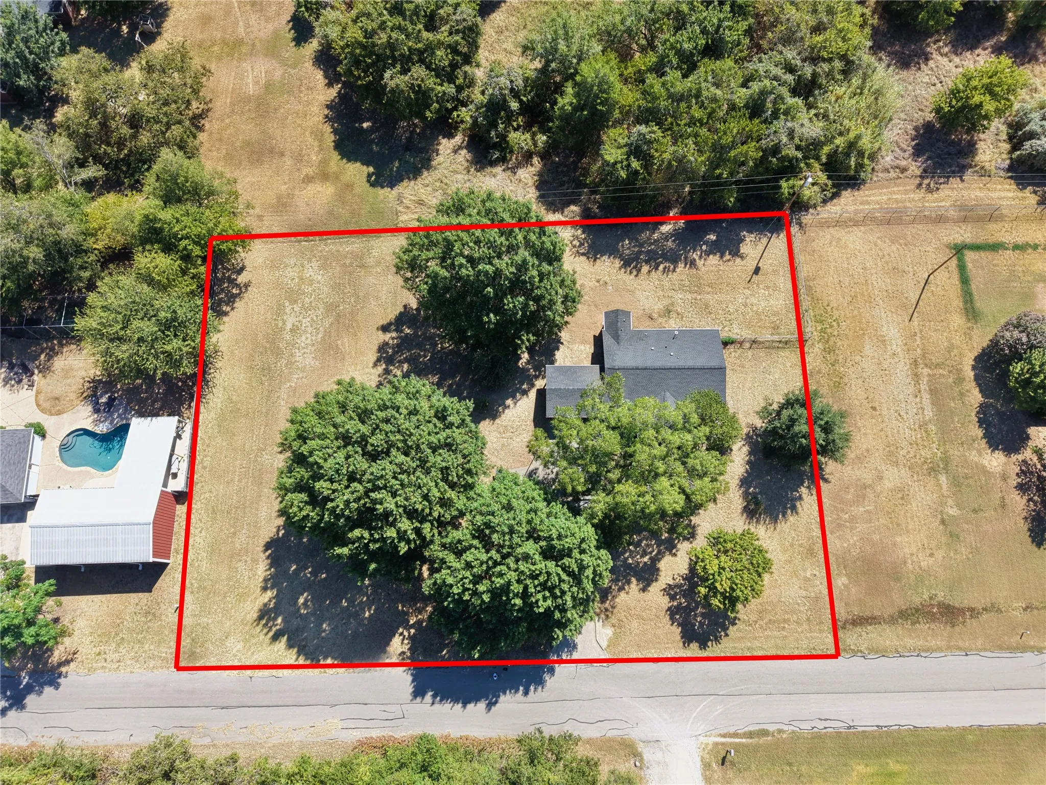 Single Family Residence For Sale in Johnson County , 221 Mockingbird Meadows, Burleson, Texas 76028, 3 Bedroom, 2 Bathroom, Garage spaces, 1,321 Sqft, built in 1982, mls#21373777, Real Estate Agent in Burleson, Homes For Sale in Johnson county, Homes For Sale in Burleson, Realtor in Burleson Texas, Real Estate Brokerage Independent Realty Texas, Luminita Cordes Realtor