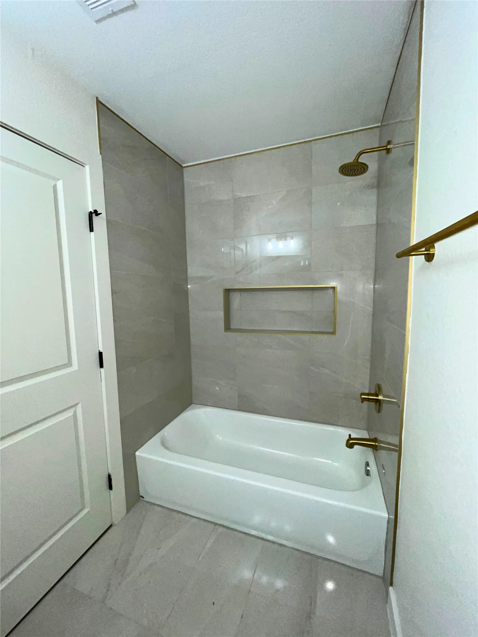Full Bath 1