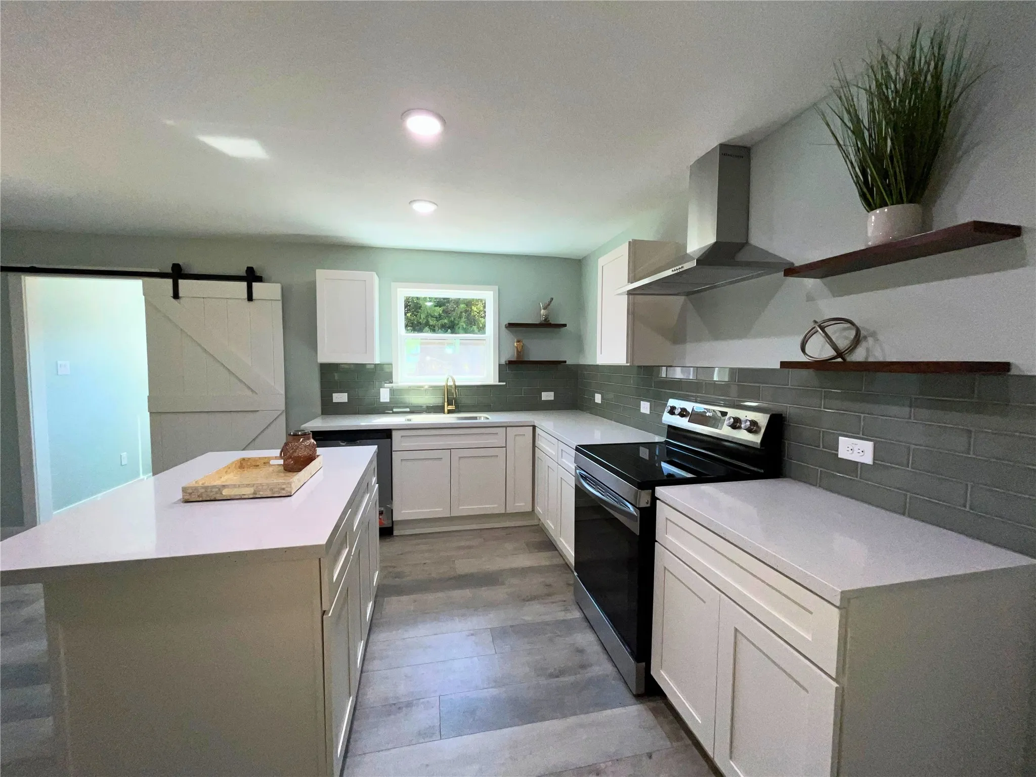 Single Family Residence For Sale in Johnson County , 221 Mockingbird Meadows, Burleson, Texas 76028, 3 Bedroom, 2 Bathroom, Garage spaces, 1,321 Sqft, built in 1982, mls#21373777, Real Estate Agent in Burleson, Homes For Sale in Johnson county, Homes For Sale in Burleson, Realtor in Burleson Texas, Real Estate Brokerage Independent Realty Texas, Luminita Cordes Realtor