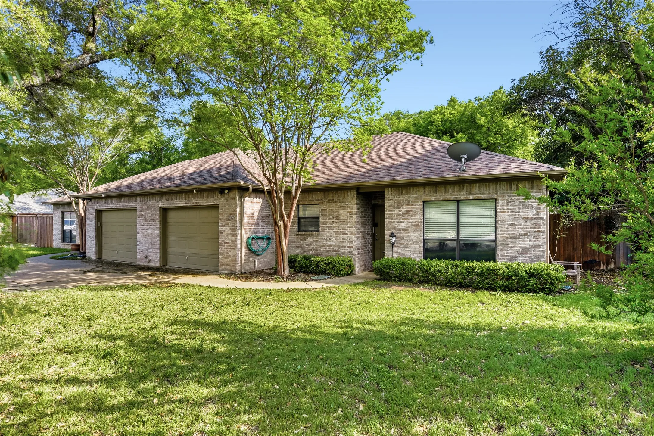 Single Family Residence For Sale in Tarrant County , 6525 Greenway Road, Fort Worth, Texas 76116, 6 Bedroom, 4 Bathroom, 2 Garage spaces, 2,606 Sqft, built in 2009, mls#21374083, Real Estate Agent in Fort Worth, Homes For Sale in Tarrant county, Homes For Sale in Fort Worth, Realtor in Fort Worth Texas, Real Estate Brokerage Independent Realty Texas, Luminita Cordes Realtor