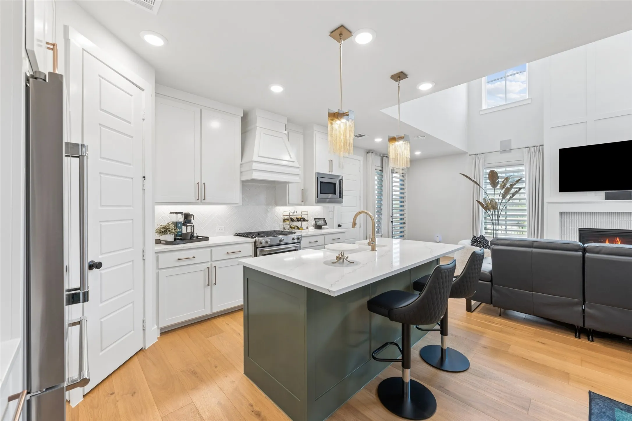 Single Family Residence For Sale in Denton County , 13603 Dalewood Mews, Frisco, Texas 75033, 3 Bedroom, 3 Bathroom, 2 Garage spaces, 2,442 Sqft, built in 2024, mls#21375490, Real Estate Agent in Frisco, Homes For Sale in Denton county, Homes For Sale in Frisco, Realtor in Frisco Texas, Real Estate Brokerage Independent Realty Texas, Luminita Cordes Realtor