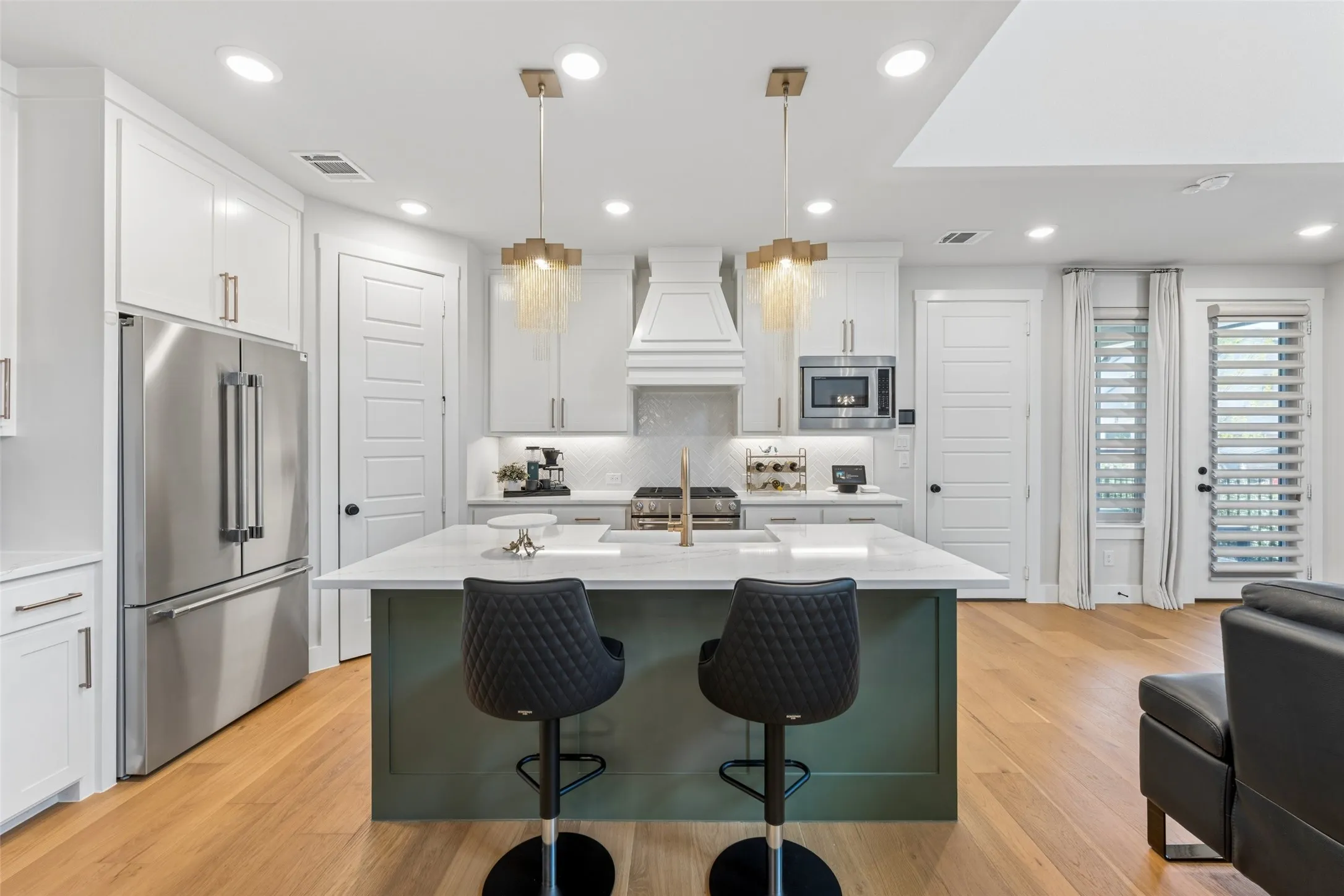 Single Family Residence For Sale in Denton County , 13603 Dalewood Mews, Frisco, Texas 75033, 3 Bedroom, 3 Bathroom, 2 Garage spaces, 2,442 Sqft, built in 2024, mls#21375490, Real Estate Agent in Frisco, Homes For Sale in Denton county, Homes For Sale in Frisco, Realtor in Frisco Texas, Real Estate Brokerage Independent Realty Texas, Luminita Cordes Realtor