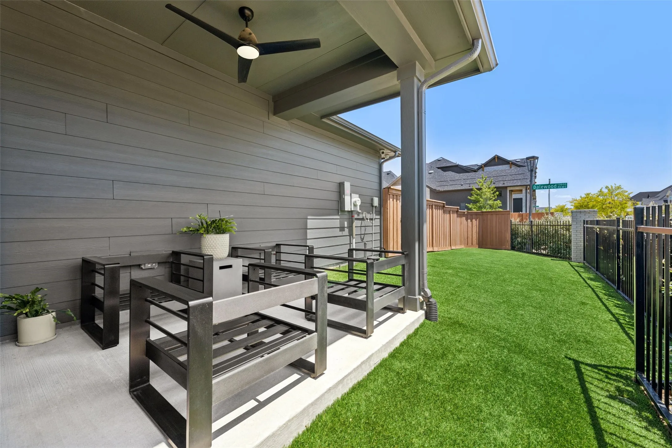 Single Family Residence For Sale in Denton County , 13603 Dalewood Mews, Frisco, Texas 75033, 3 Bedroom, 3 Bathroom, 2 Garage spaces, 2,442 Sqft, built in 2024, mls#21375490, Real Estate Agent in Frisco, Homes For Sale in Denton county, Homes For Sale in Frisco, Realtor in Frisco Texas, Real Estate Brokerage Independent Realty Texas, Luminita Cordes Realtor