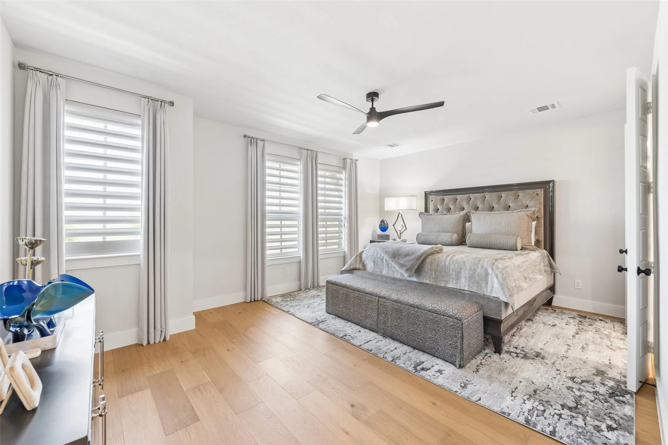 Single Family Residence For Sale in Denton County , 13603 Dalewood Mews, Frisco, Texas 75033, 3 Bedroom, 3 Bathroom, 2 Garage spaces, 2,442 Sqft, built in 2024, mls#21375490, Real Estate Agent in Frisco, Homes For Sale in Denton county, Homes For Sale in Frisco, Realtor in Frisco Texas, Real Estate Brokerage Independent Realty Texas, Luminita Cordes Realtor