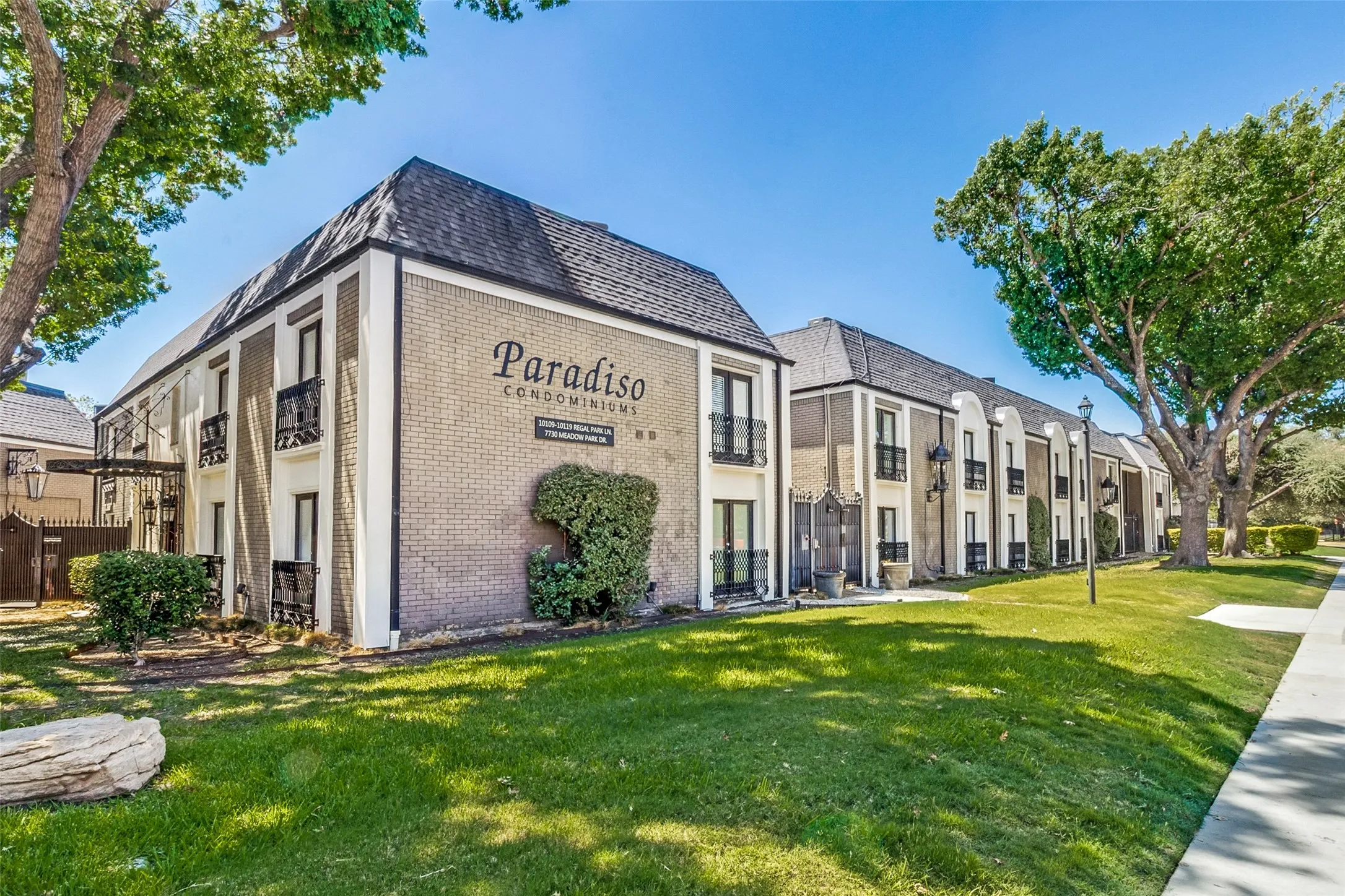 Condominium For Rent in Dallas County , 7730 Meadow Park Drive 119, Dallas, Texas 75230, 3 Bedroom, 2 Bathroom, Garage spaces, 1,360 Sqft, built in 1964, mls#21377406, Real Estate Agent in Dallas, Homes For Rent in Dallas county, Homes For Rent in Dallas, Realtor in Dallas Texas, Real Estate Brokerage Independent Realty Texas, Luminita Cordes Realtor