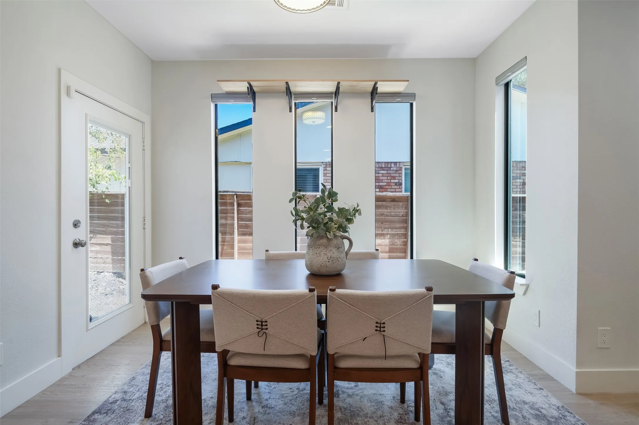 Single Family Residence For Sale in Dallas County , 10827 Wallbrook Drive, Dallas, Texas 75238, 3 Bedroom, 3 Bathroom, 2 Garage spaces, 1,840 Sqft, built in 2019, mls#21377108, Real Estate Agent in Dallas, Homes For Sale in Dallas county, Homes For Sale in Dallas, Realtor in Dallas Texas, Real Estate Brokerage Independent Realty Texas, Luminita Cordes Realtor