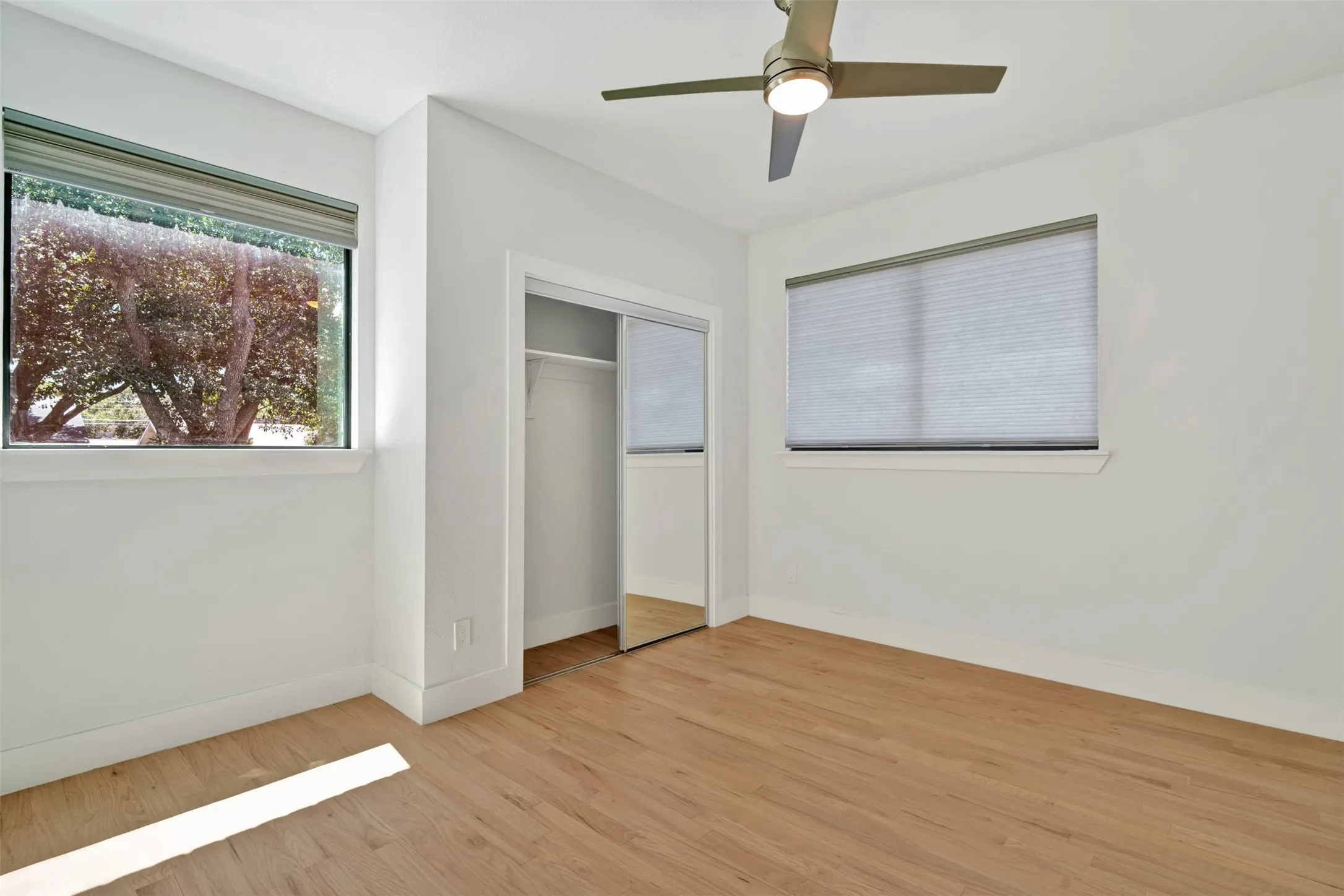 Single Family Residence For Sale in Dallas County , 10827 Wallbrook Drive, Dallas, Texas 75238, 3 Bedroom, 3 Bathroom, 2 Garage spaces, 1,840 Sqft, built in 2019, mls#21377108, Real Estate Agent in Dallas, Homes For Sale in Dallas county, Homes For Sale in Dallas, Realtor in Dallas Texas, Real Estate Brokerage Independent Realty Texas, Luminita Cordes Realtor