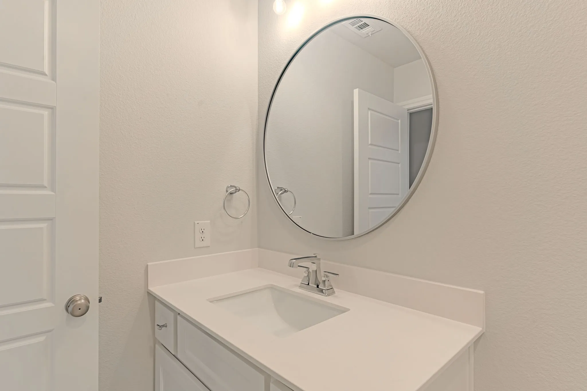 Secondary bath on bedroom level