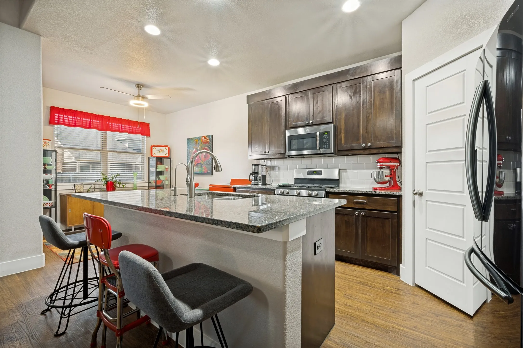 Single Family Residence For Sale in Denton County , 23 Kramer Lane, Sanger, Texas 76266, 3 Bedroom, 2 Bathroom, 2 Garage spaces, 2,039 Sqft, built in 2016, mls#21375458, Real Estate Agent in Sanger, Homes For Sale in Denton county, Homes For Sale in Sanger, Realtor in Sanger Texas, Real Estate Brokerage Independent Realty Texas, Luminita Cordes Realtor