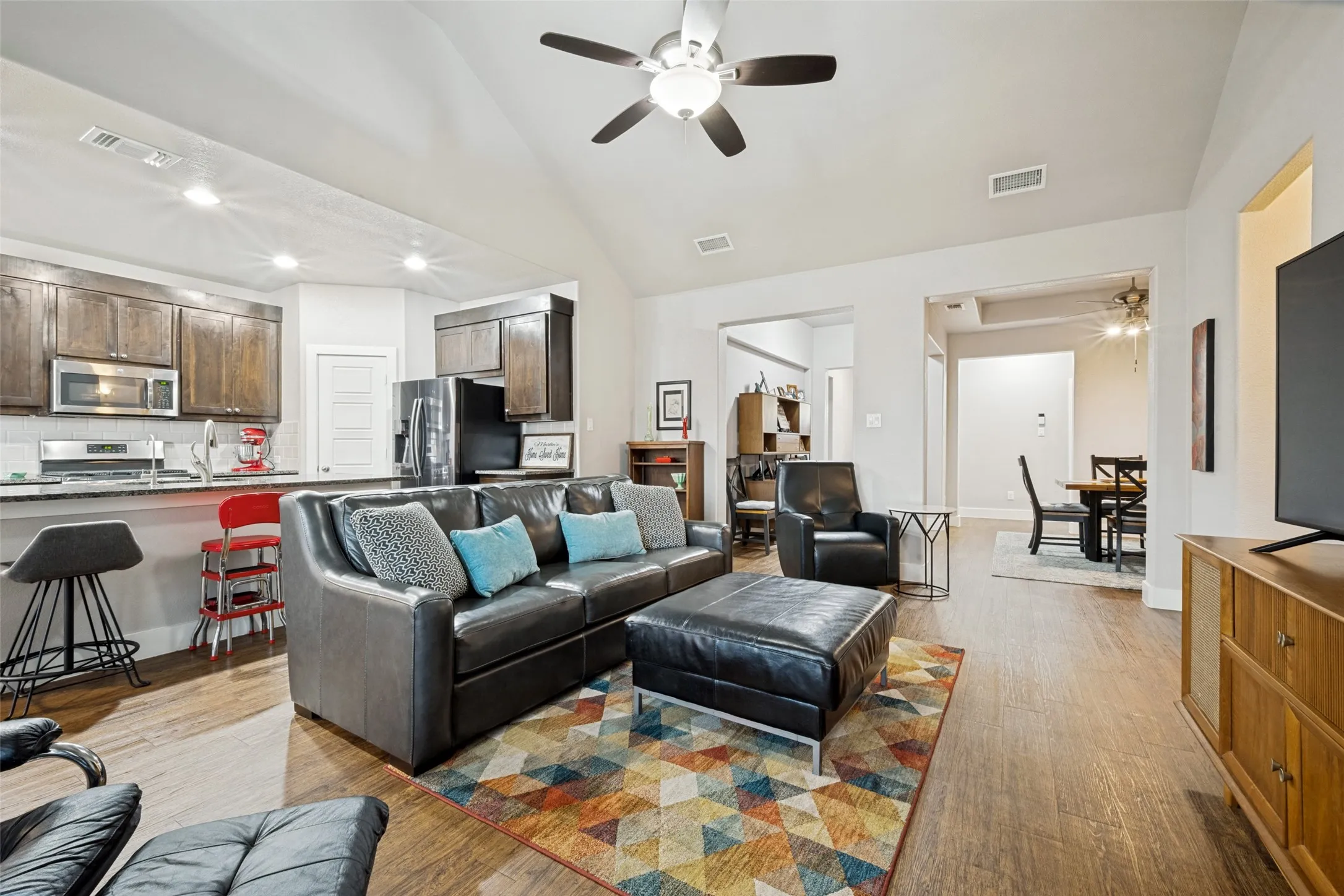 Single Family Residence For Sale in Denton County , 23 Kramer Lane, Sanger, Texas 76266, 3 Bedroom, 2 Bathroom, 2 Garage spaces, 2,039 Sqft, built in 2016, mls#21375458, Real Estate Agent in Sanger, Homes For Sale in Denton county, Homes For Sale in Sanger, Realtor in Sanger Texas, Real Estate Brokerage Independent Realty Texas, Luminita Cordes Realtor