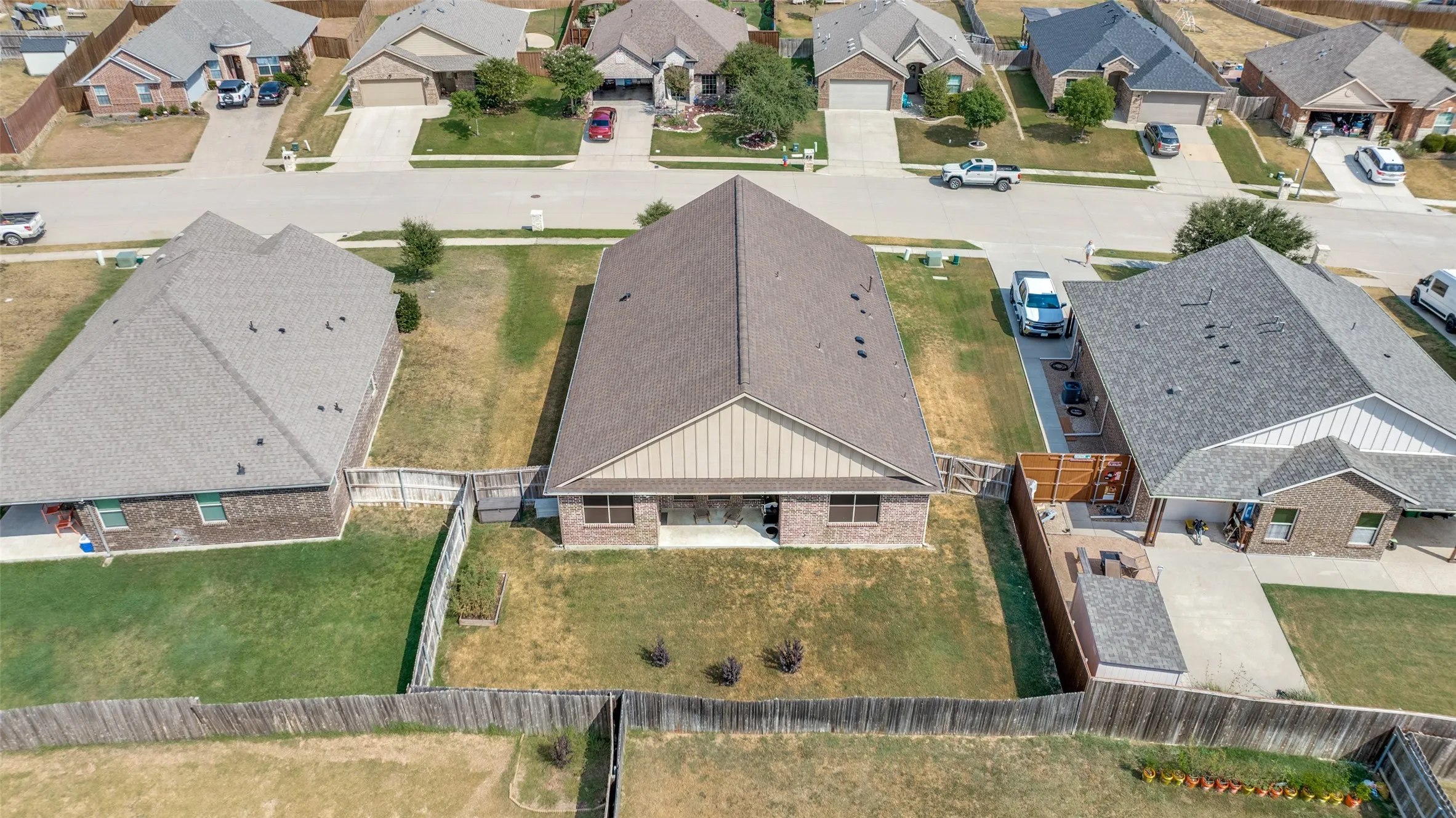 Single Family Residence For Sale in Denton County , 23 Kramer Lane, Sanger, Texas 76266, 3 Bedroom, 2 Bathroom, 2 Garage spaces, 2,039 Sqft, built in 2016, mls#21375458, Real Estate Agent in Sanger, Homes For Sale in Denton county, Homes For Sale in Sanger, Realtor in Sanger Texas, Real Estate Brokerage Independent Realty Texas, Luminita Cordes Realtor