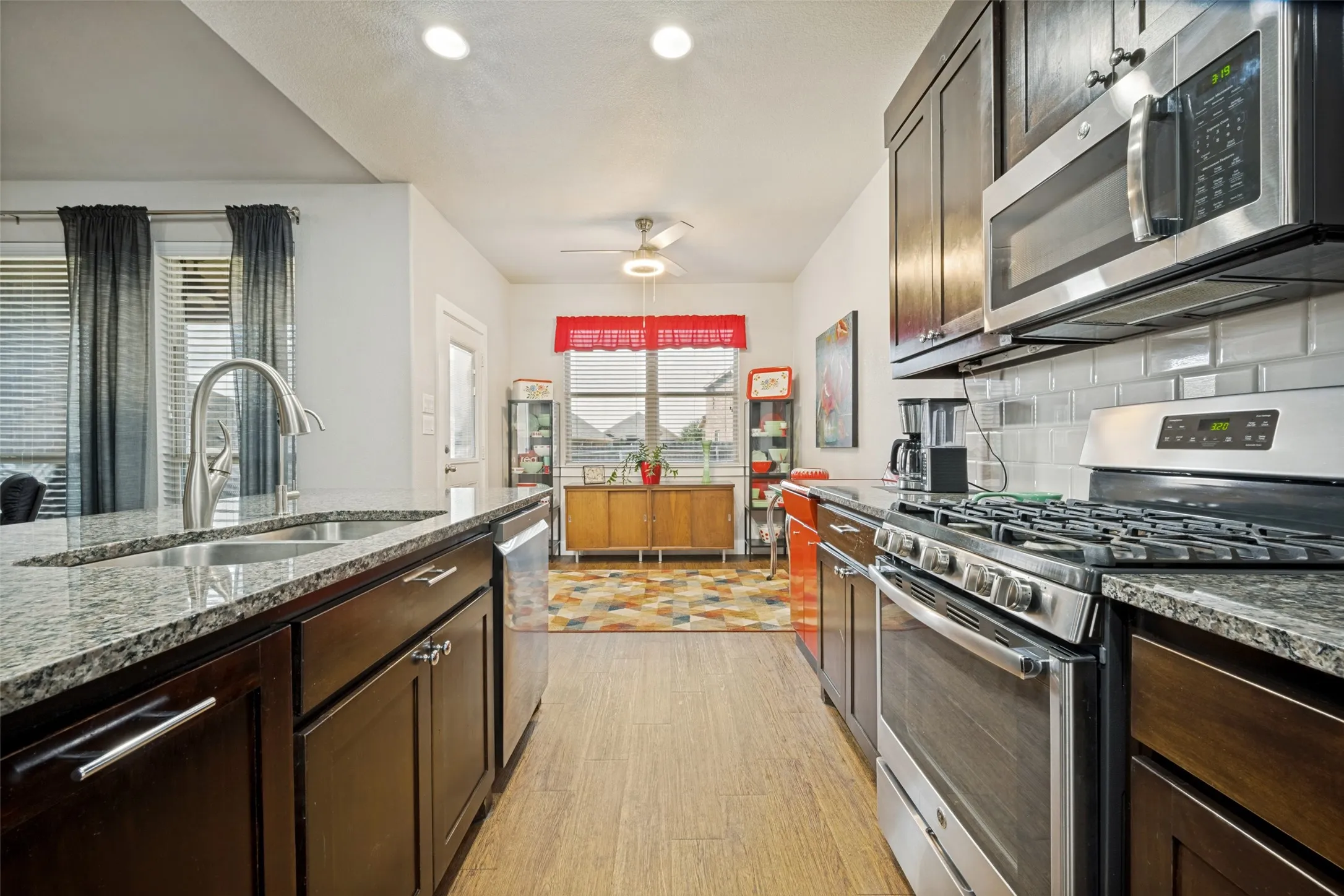 Single Family Residence For Sale in Denton County , 23 Kramer Lane, Sanger, Texas 76266, 3 Bedroom, 2 Bathroom, 2 Garage spaces, 2,039 Sqft, built in 2016, mls#21375458, Real Estate Agent in Sanger, Homes For Sale in Denton county, Homes For Sale in Sanger, Realtor in Sanger Texas, Real Estate Brokerage Independent Realty Texas, Luminita Cordes Realtor