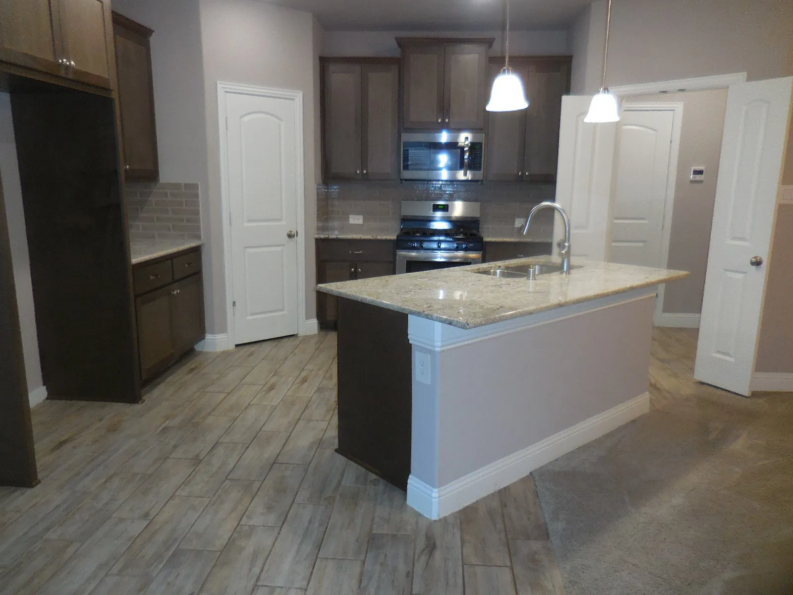 Single Family Residence For Rent in Hunt County , 7840 Ashwood Drive, Greenville, Texas 75402, 3 Bedroom, 2 Bathroom, 2 Garage spaces, 1,673 Sqft, built in 2021, mls#21377462, Real Estate Agent in Greenville, Homes For Rent in Hunt county, Homes For Rent in Greenville, Realtor in Greenville Texas, Real Estate Brokerage Independent Realty Texas, Luminita Cordes Realtor